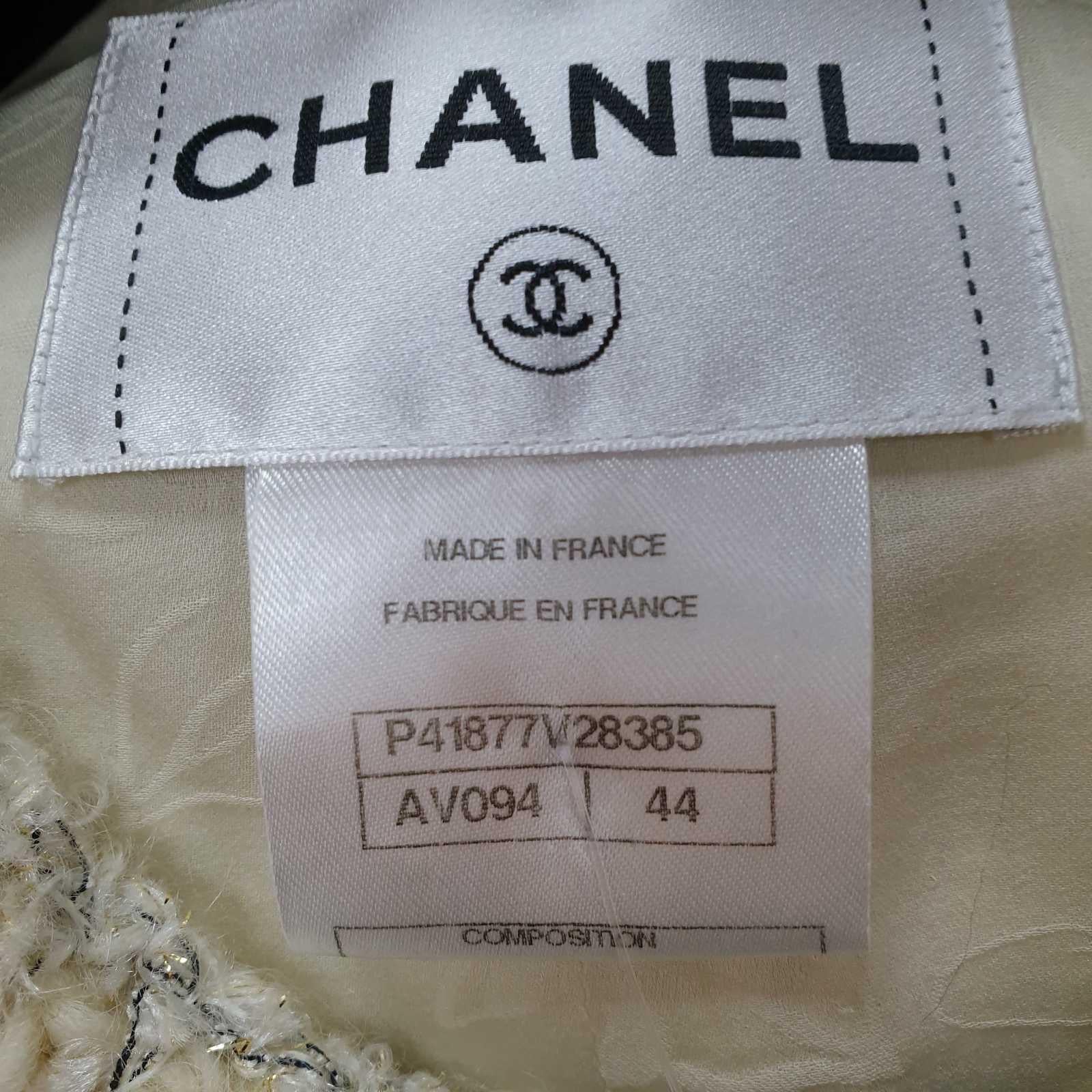 Chanel 8K$ Chain Trim Tweed Jacket  For Sale 2