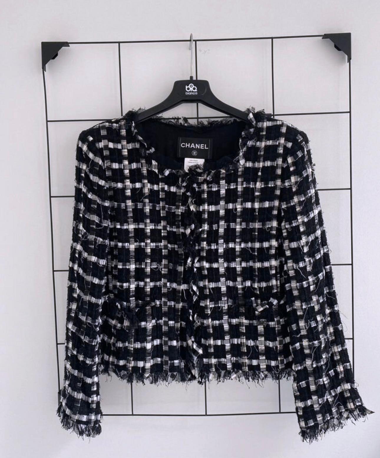 Women's or Men's Chanel  8K$ Jewel Buttons Ribbon Tweed Jacket 42 FR