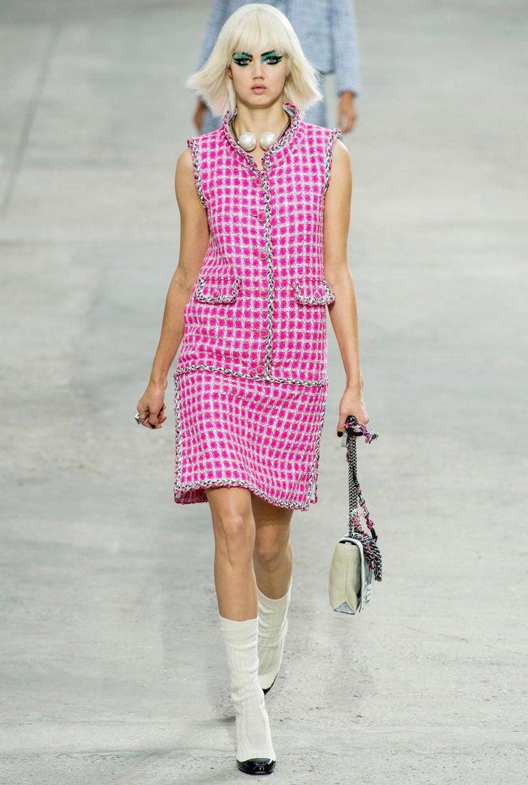 Chanel 8K$ Vestido de tweed azul marino Negro