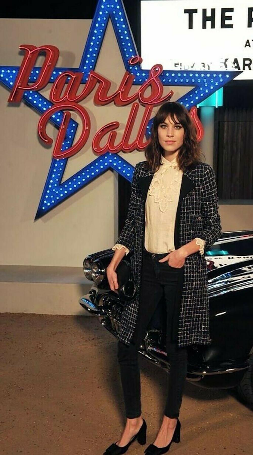 Chanel 8K$ Vestido de tweed azul marino en Nuevo Estado en Dubai, AE