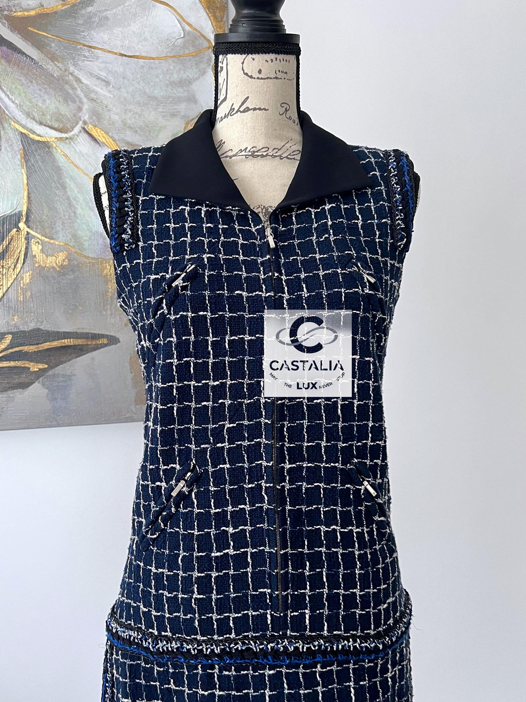 Chanel 8K$ Vestido de tweed azul marino 2