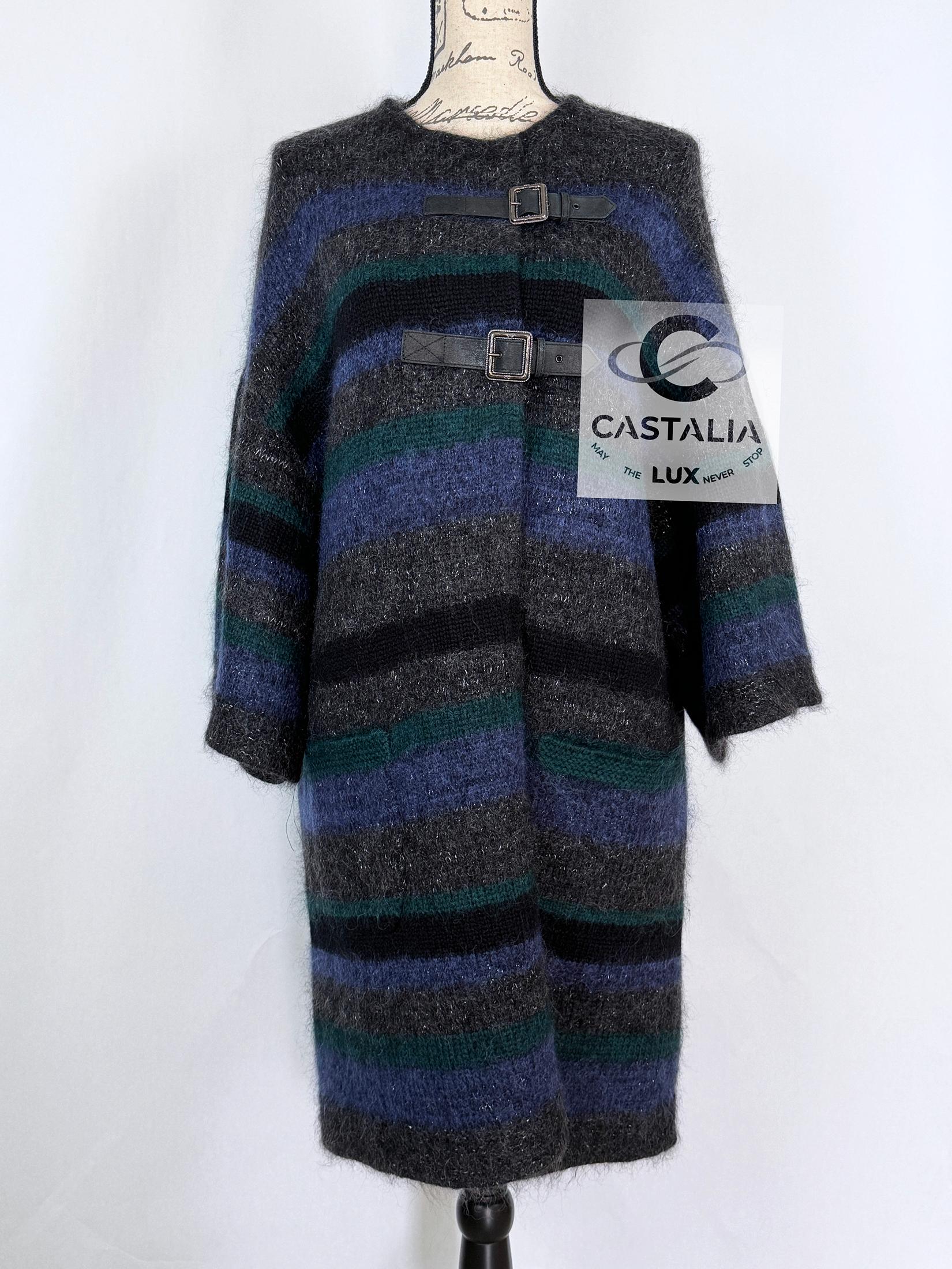 Women's or Men's Chanel 8K$ New Paris / Edinburgh Runway Cashmere Coat 42 FR For Sale