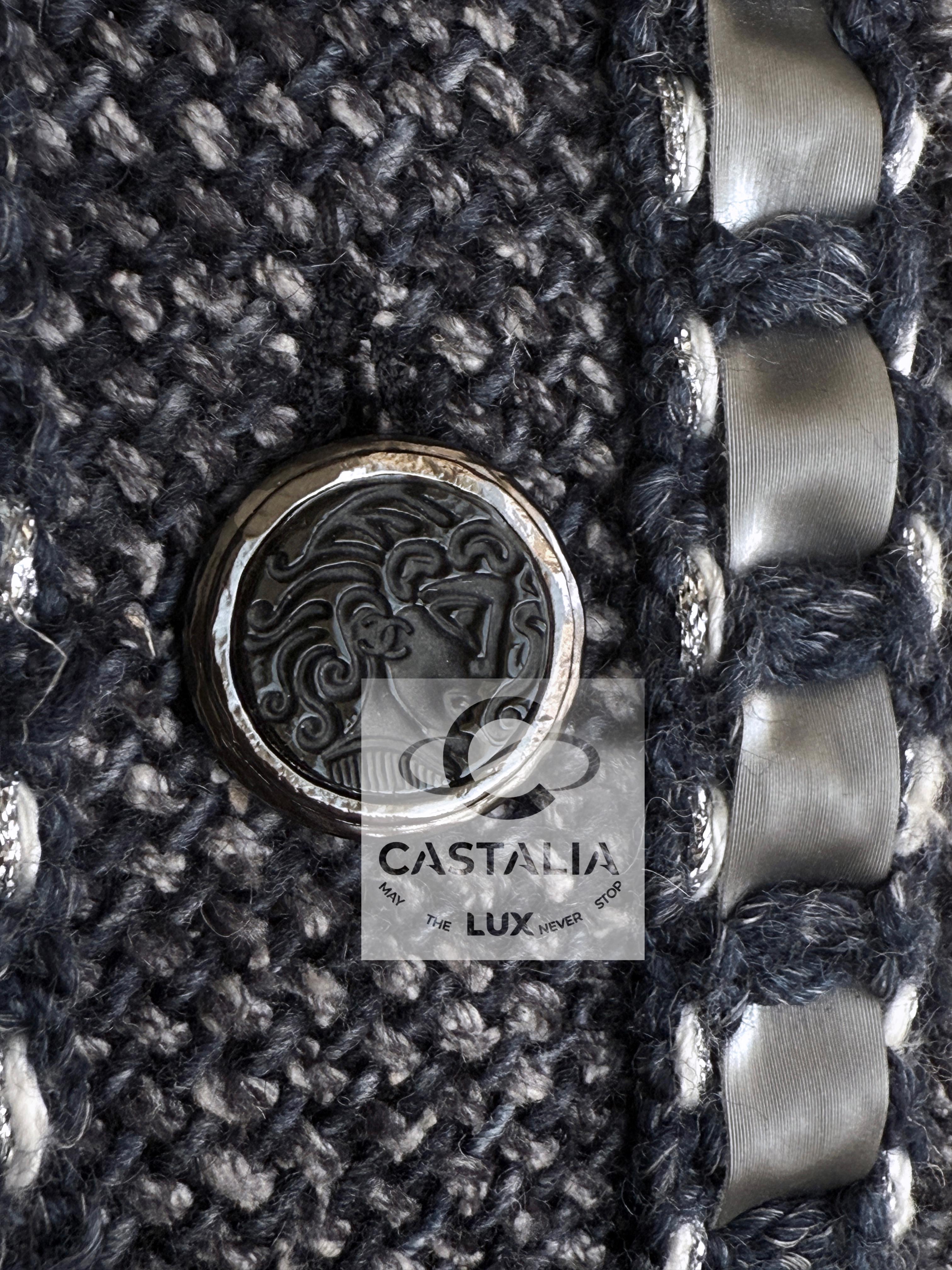 CHANEL 8K$ New Paris / Rom Tweed Kleid 36 FR im Angebot 9