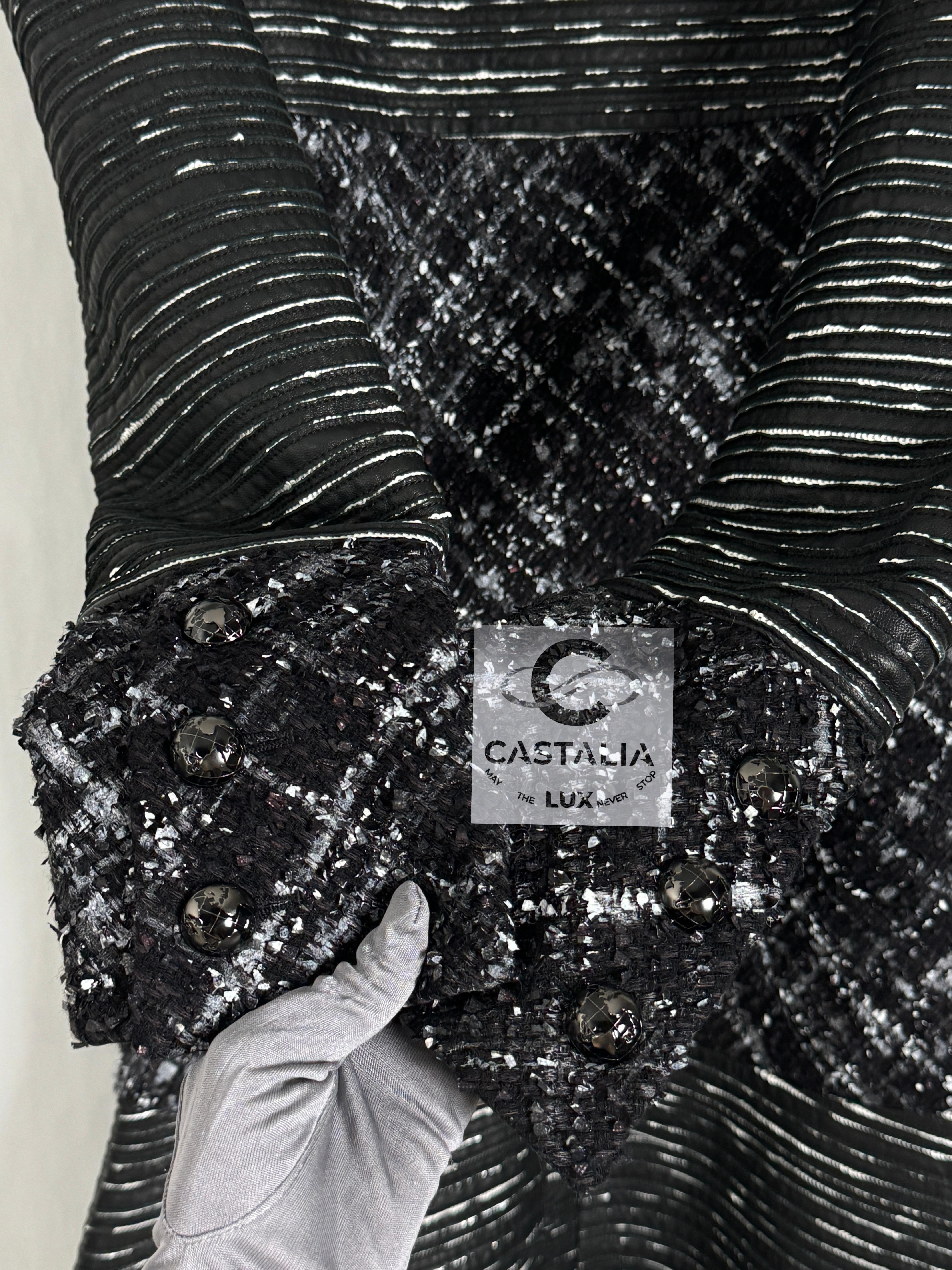 Chanel 8K$ New Tweed and Leather Runway Dress 34 FR en vente 6