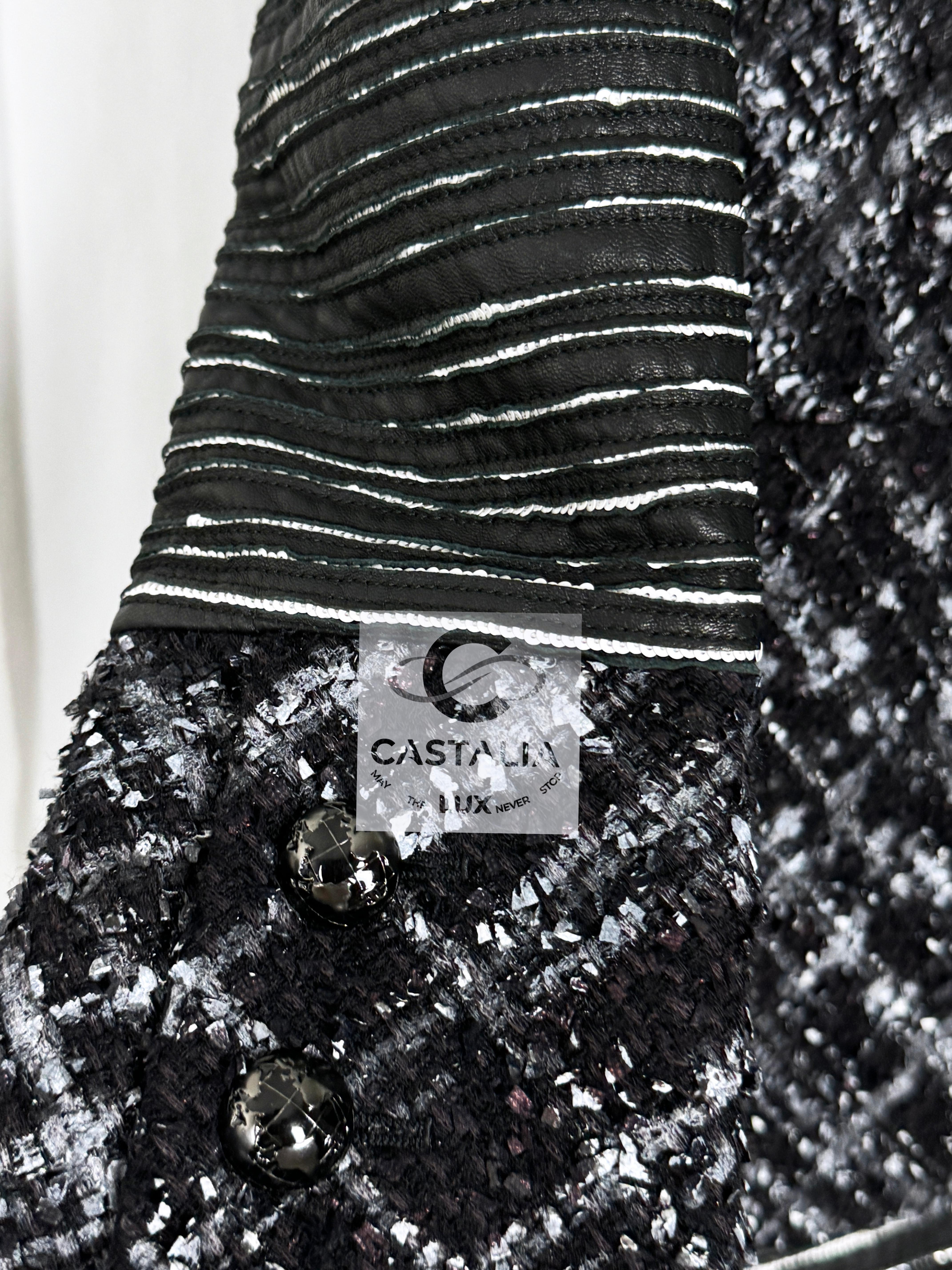 Chanel 8K$ New Tweed and Leather Runway Dress 34 FR en vente 7