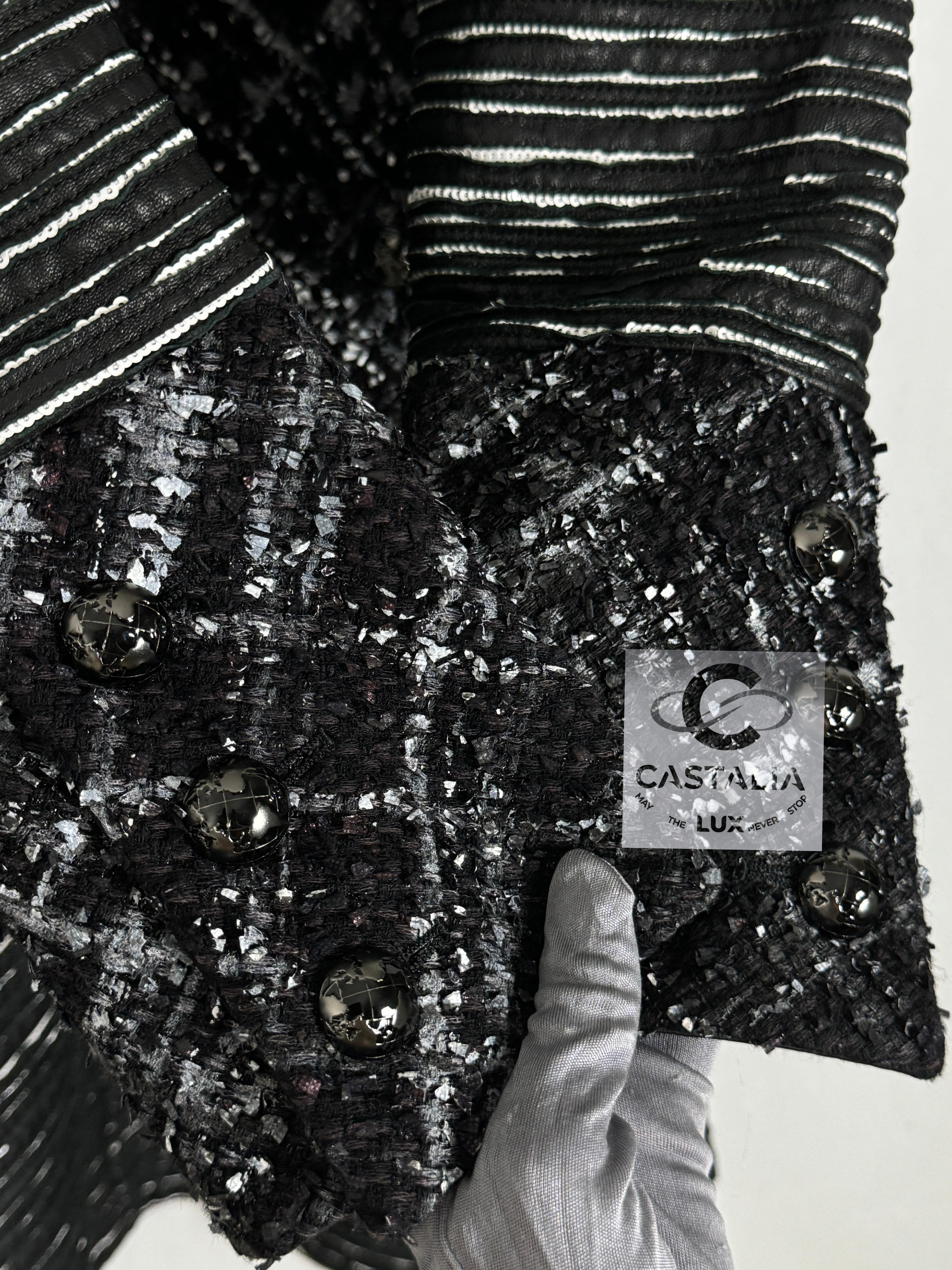Chanel 8K$ New Tweed and Leather Runway Dress 34 FR en vente 2