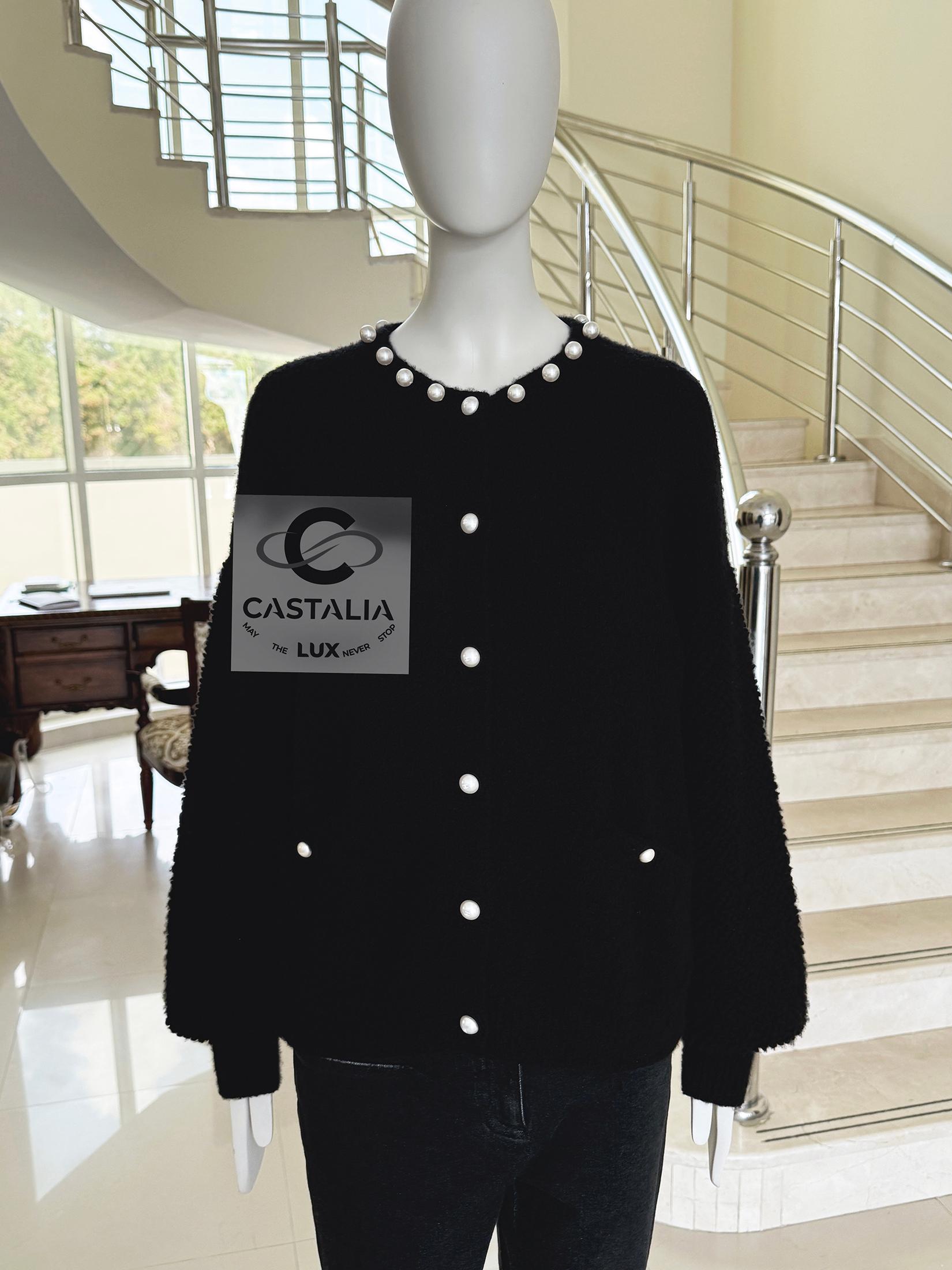Chanel 8K$ Pearl Embellished Boucle Cashmere Jacket 40 FR For Sale 6