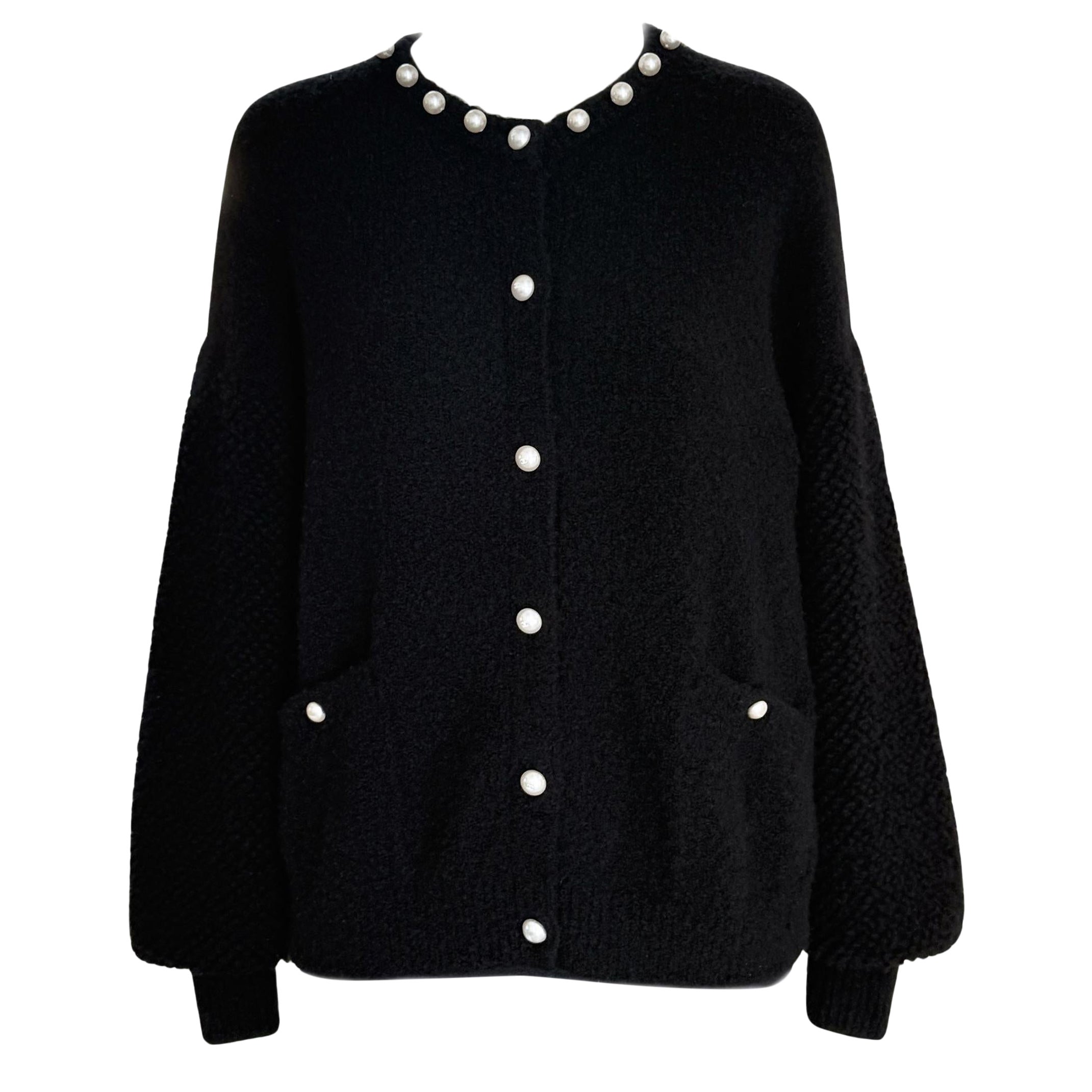 Chanel 8K$ Pearl Embellished Boucle Cashmere Jacket 40 FR For Sale