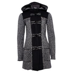 Chanel 8K$ Runway Parka en tweed avec fermetures à volants CC