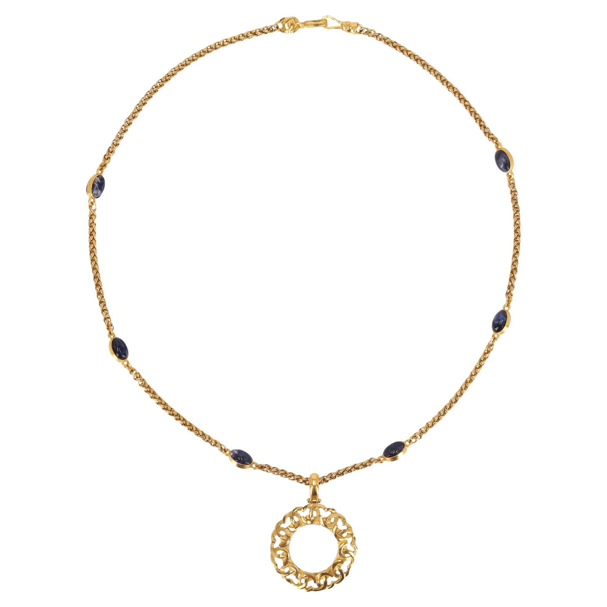 Chanel 90's 24k Gold Plated 'CC' Logo Magnifying Glass & Lapis Lazuli Necklace in vendita