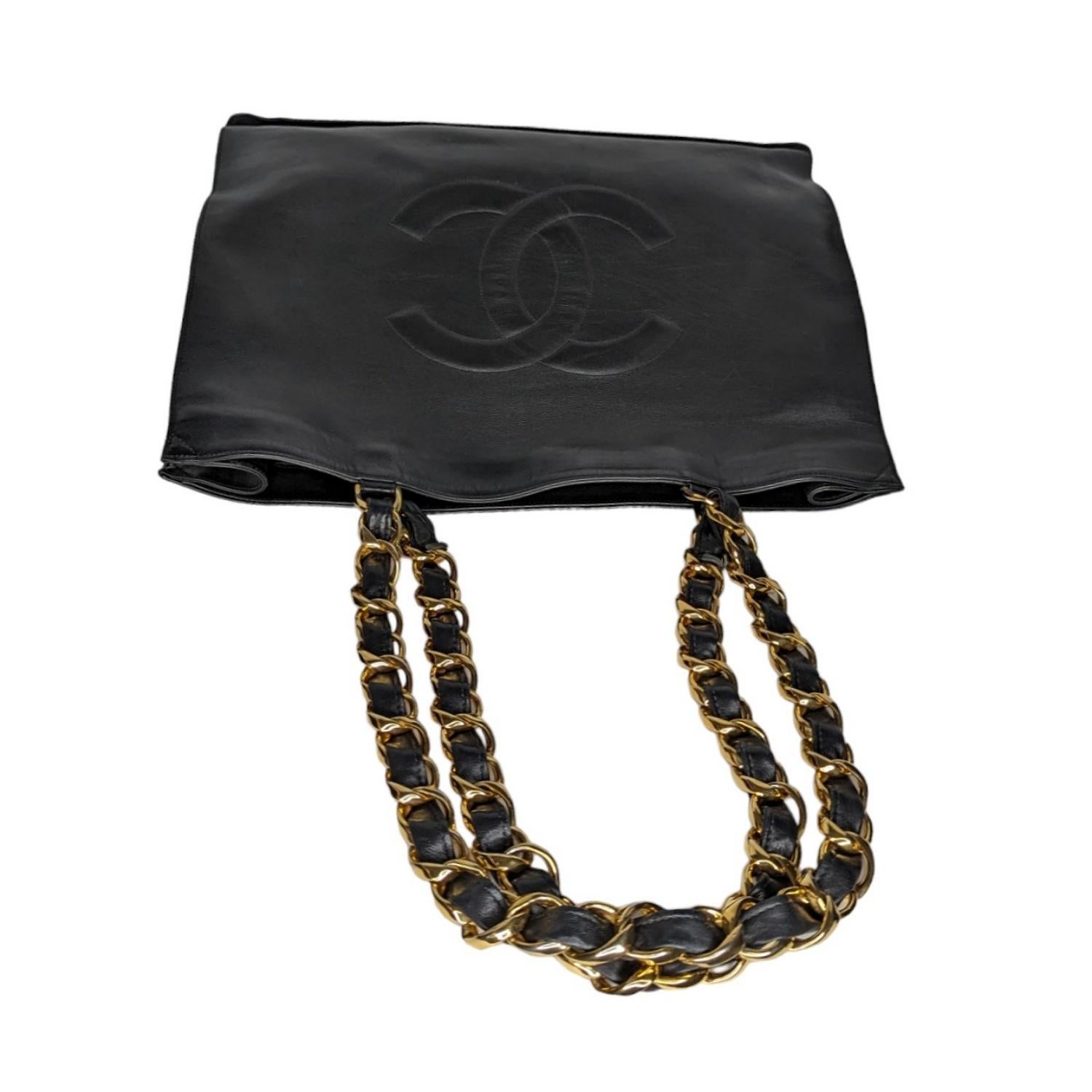 Chanel 90s Black Calfskin CC Chain XL Shopper Tote For Sale 1
