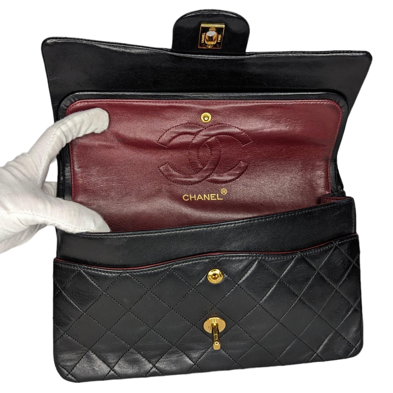 Chanel 90s Classic Black Lambskin Quilted Small Double Flap For Sale 2