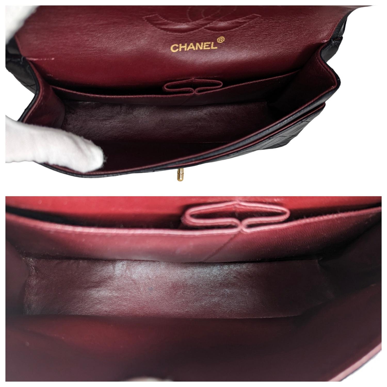 Chanel 90s Classic Schwarzes Lammfell Gesteppt Kleine Doppelklappe im Angebot 4