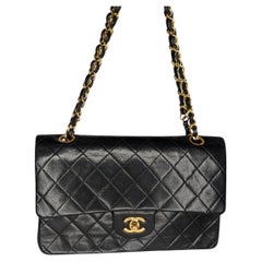 Chanel 90s Classic Schwarzes Lammfell Gesteppt Kleine Doppelklappe