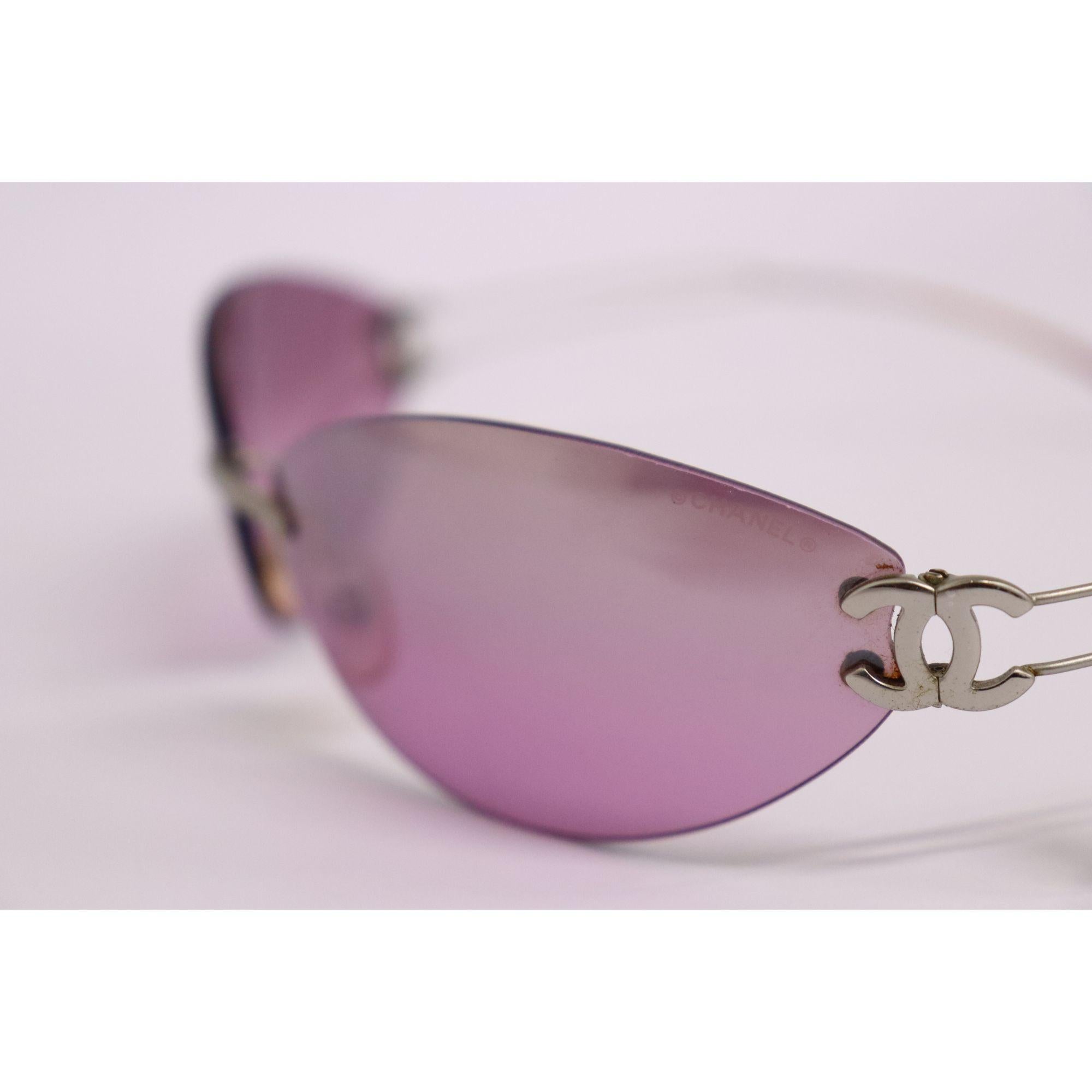 Chanel 90s Frameless Pink Oval Sunglasses In Good Condition In Amman, JO