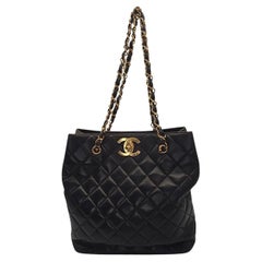 Chanel 90er Jahre Oversize CC Einkaufstasche aus gestepptem Lammfell