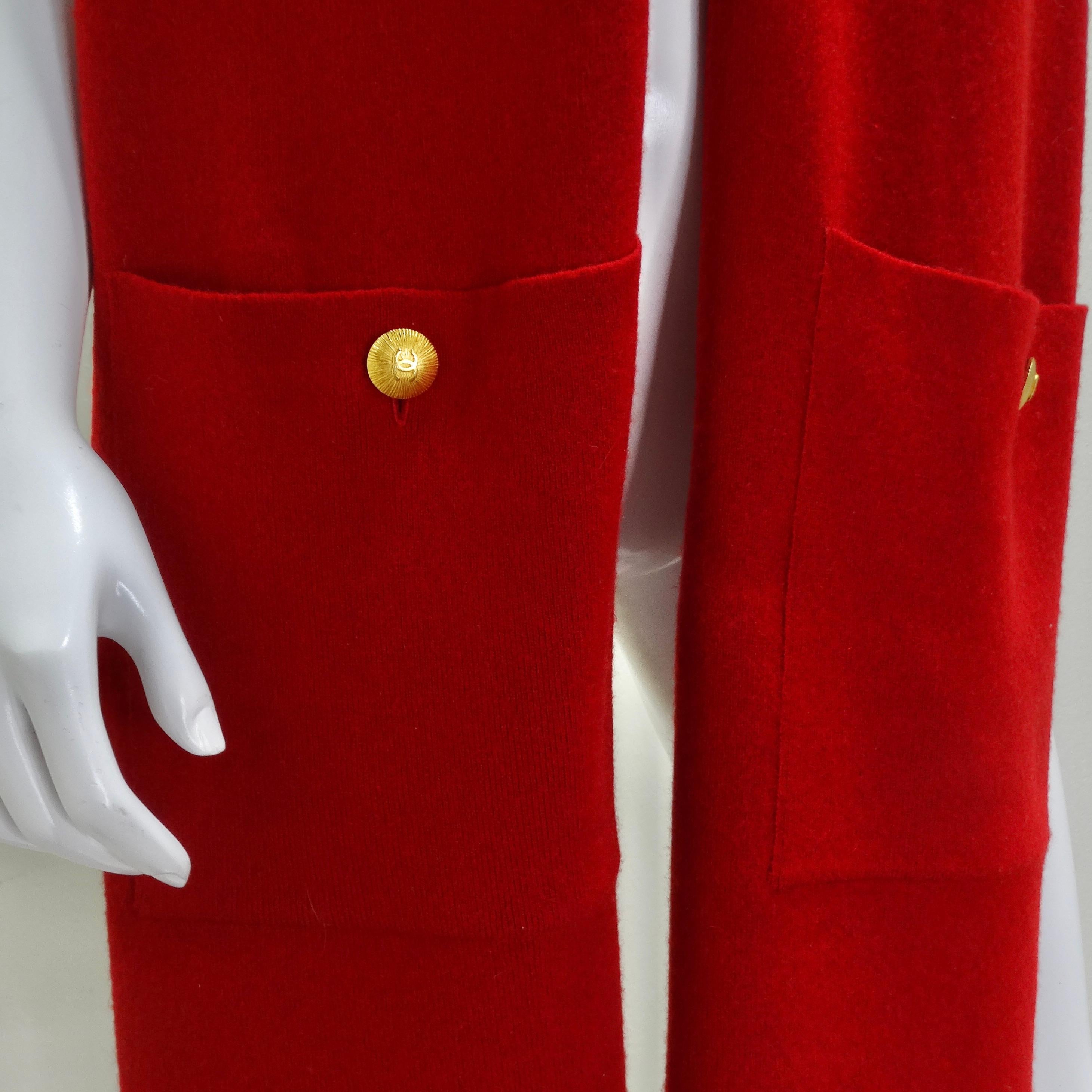 Chanel - Écharpe de poche en cachemire rouge des années 90 en vente 1