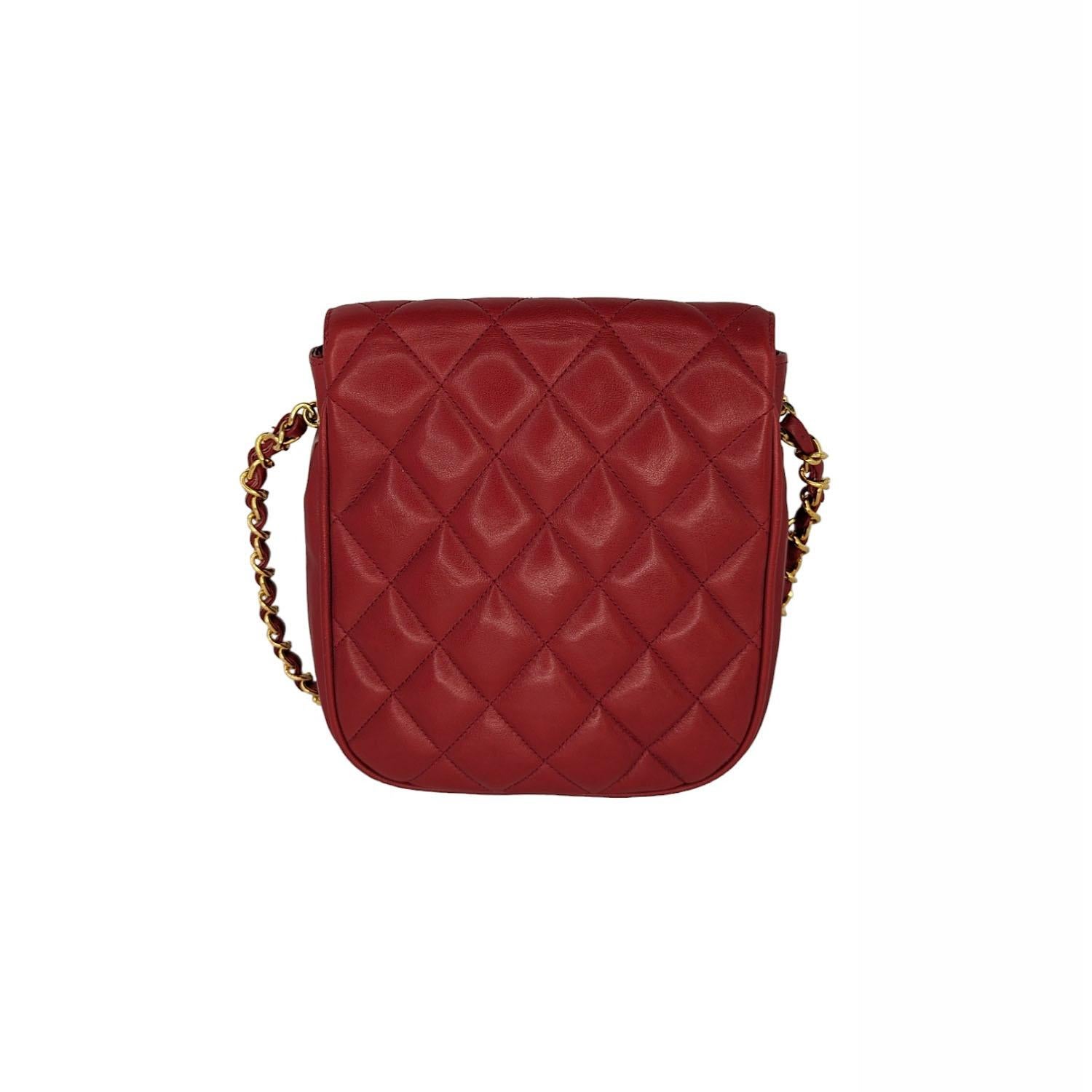 Chanel 90s Red Lambskin Quilted Mini CC Flap Messenger In Good Condition For Sale In Scottsdale, AZ