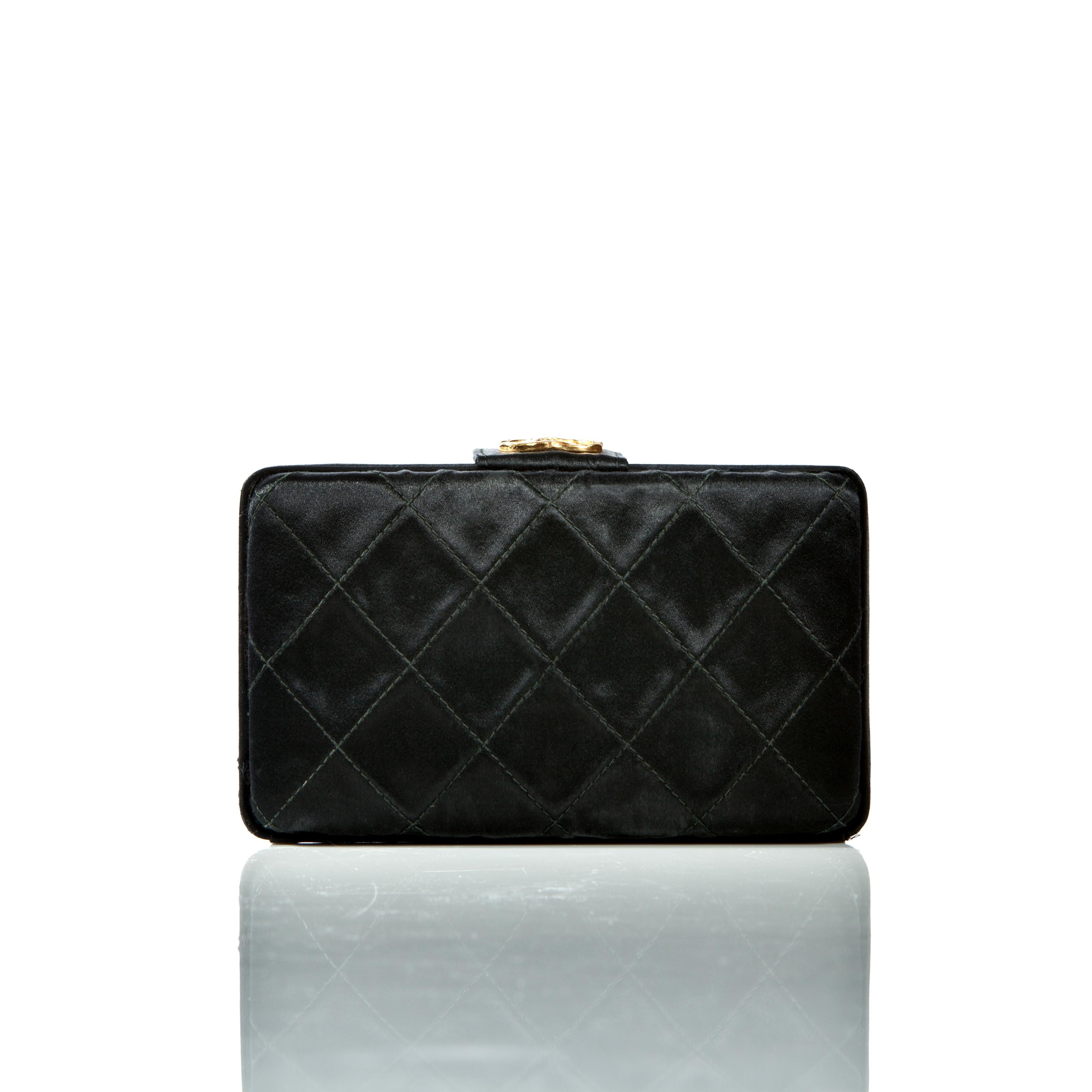 Chanel 90's Satin Silk Quilted Mini Gala Red Carpet Clutch  In Good Condition For Sale In Miami, FL