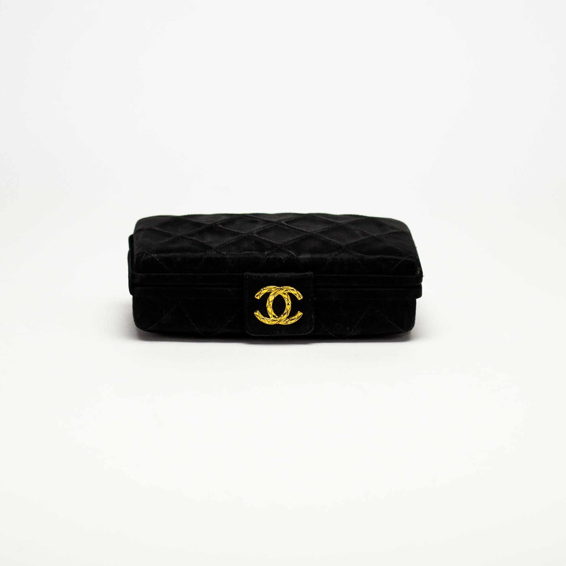 Chanel 90's Satin Silk Quilted Mini Gala Red Carpet Clutch  For Sale 1