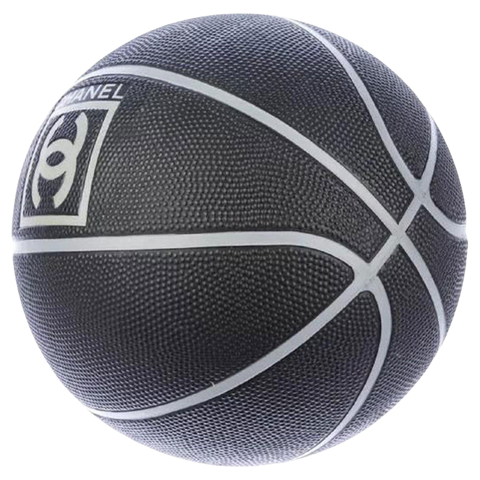 Chanel 90er Sport Sammler Basketball  im Angebot