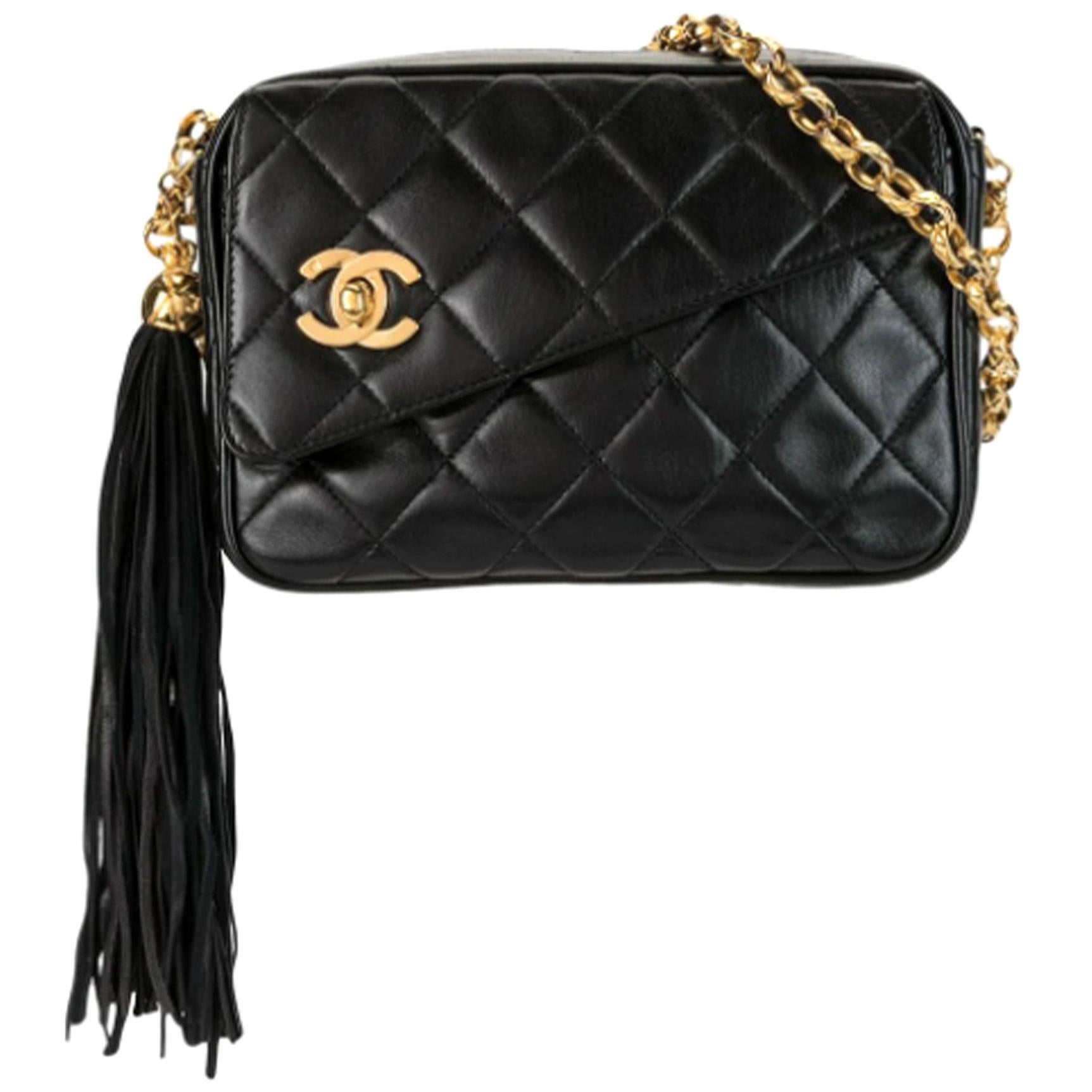 Chanel 90's Vintage Diamond Quilted CC Shoulder Bag 