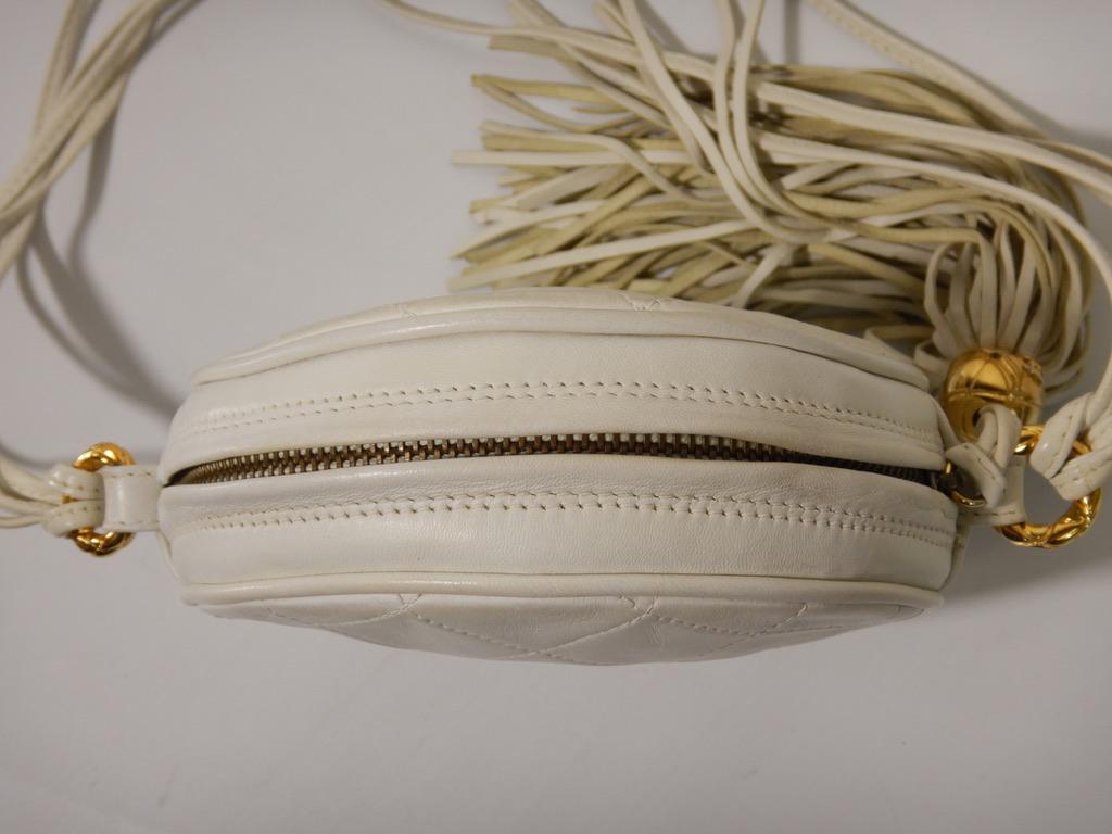 Chanel 90s Vintage Quilted White Lambskin Leather Round Fringe Pochette For Sale 6