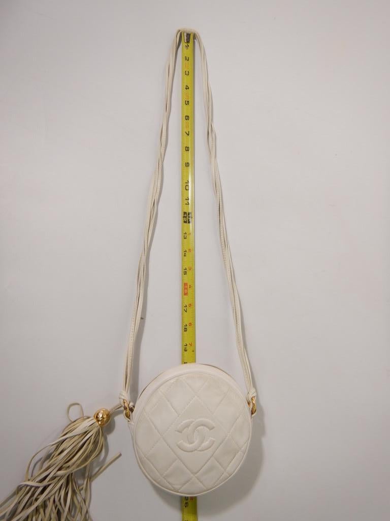 Chanel 90s Vintage Quilted White Lambskin Leather Round Fringe Pochette For Sale 16