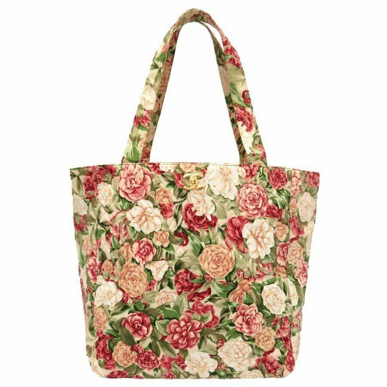 Chanel 90's Vintage Rare Spring Floral Large Shopping Tote Flower Beach  Quilted For Sale at 1stDibs