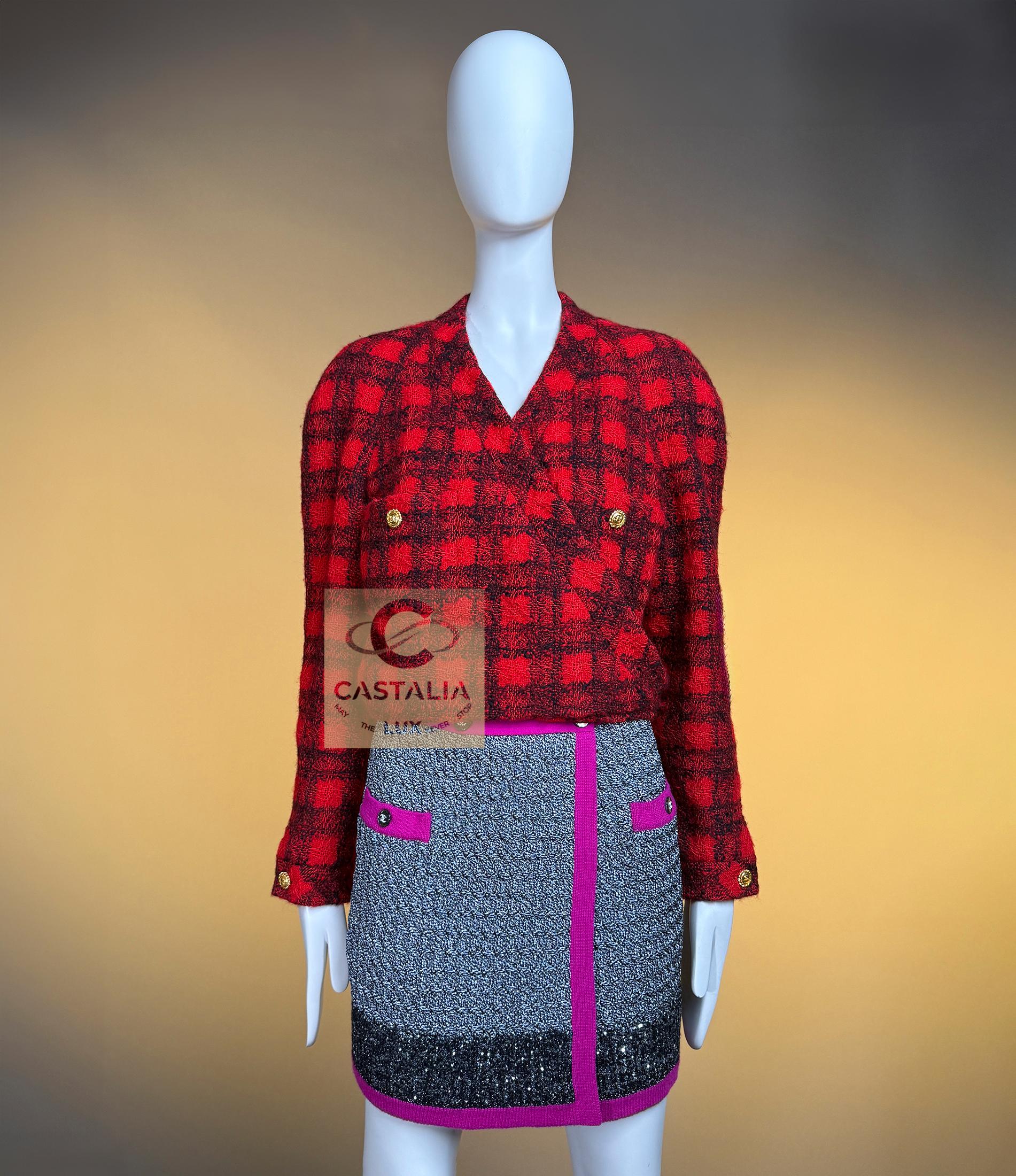 da uomo o donna Chanel 90s Vintage Relic Red Tweed Jacket con cintura in vendita