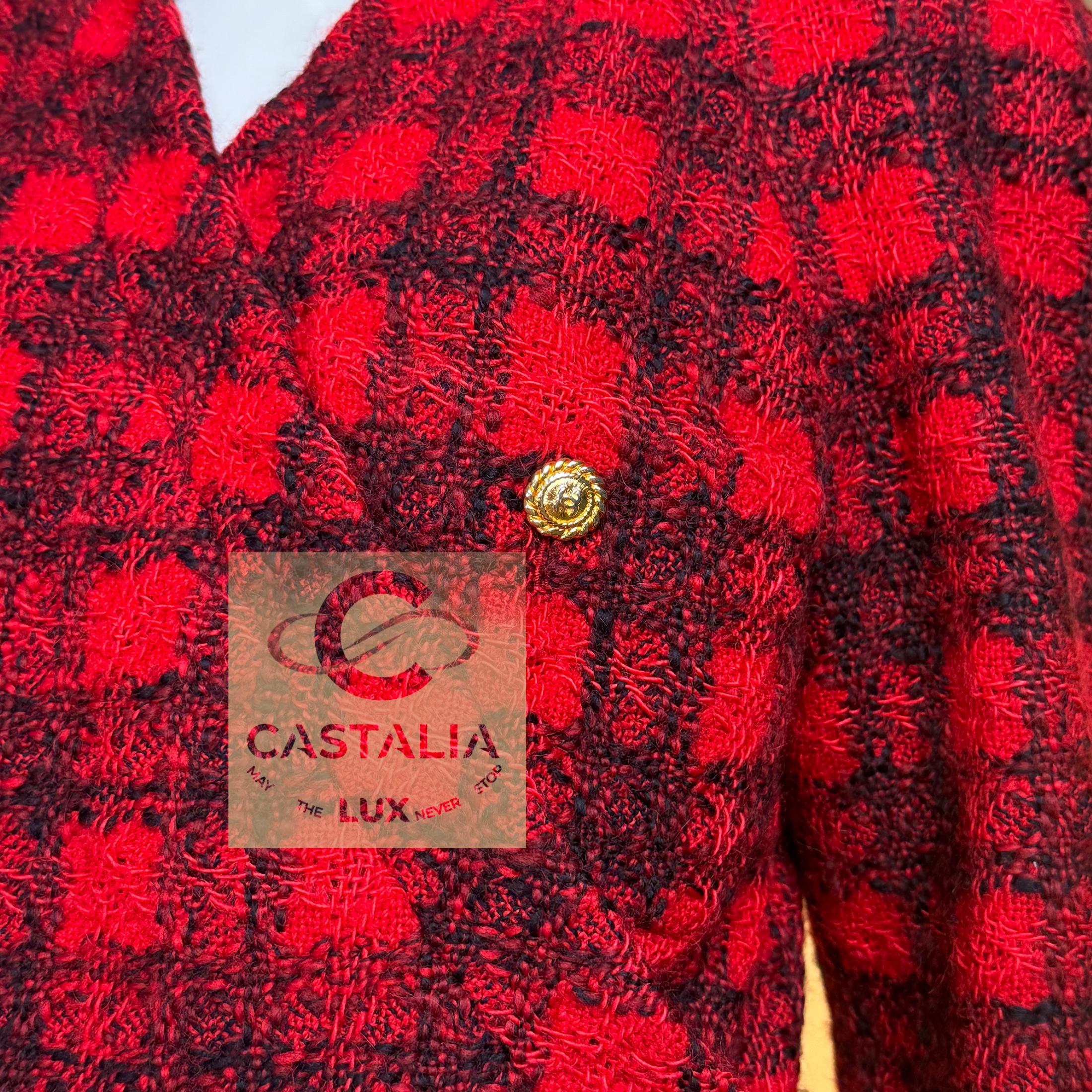 Chanel 90s Vintage Relic Red Tweed Jacket con cintura in vendita 3