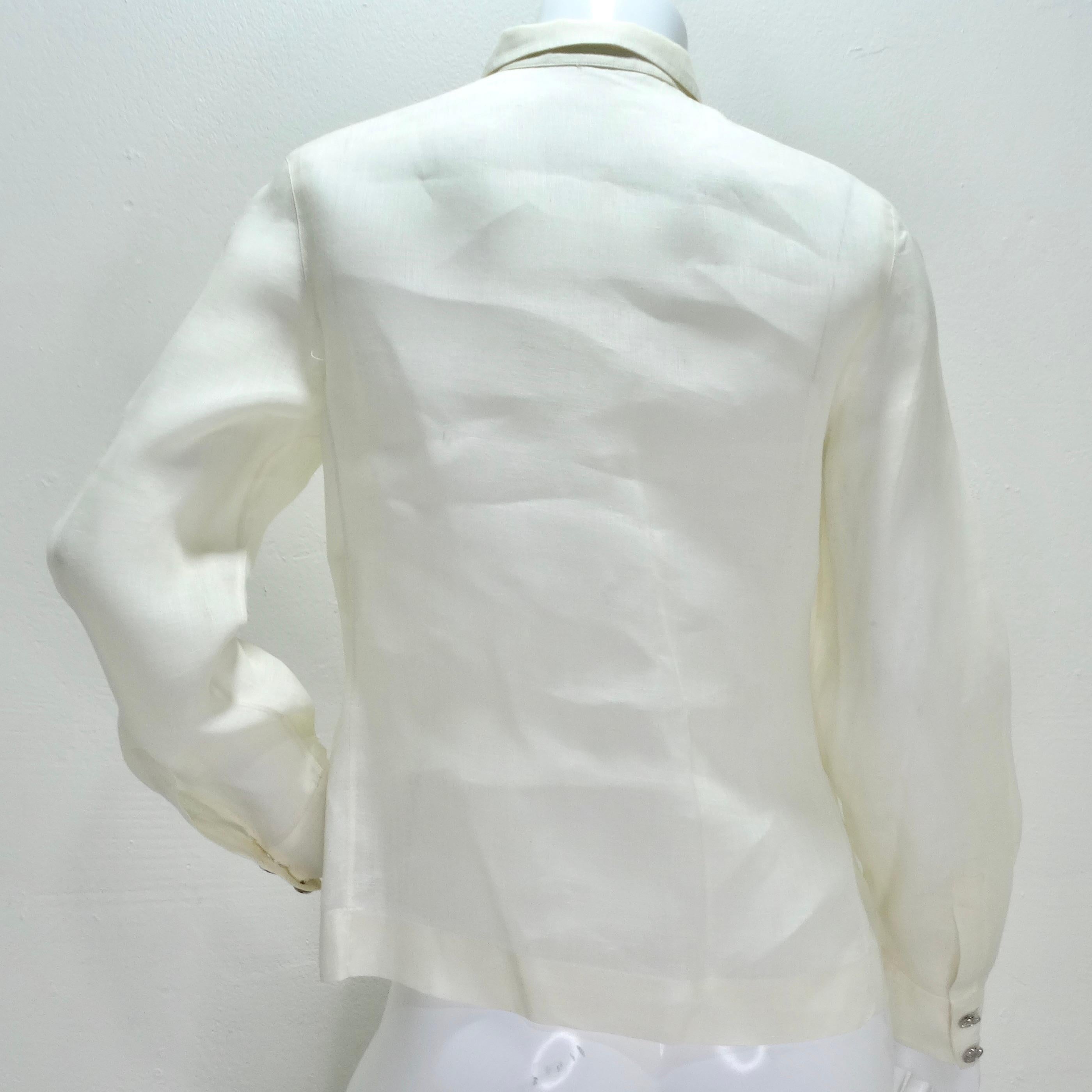 Chanel 90er Jahre Weißes Leinenhemd mit Knopfleiste im Angebot 2