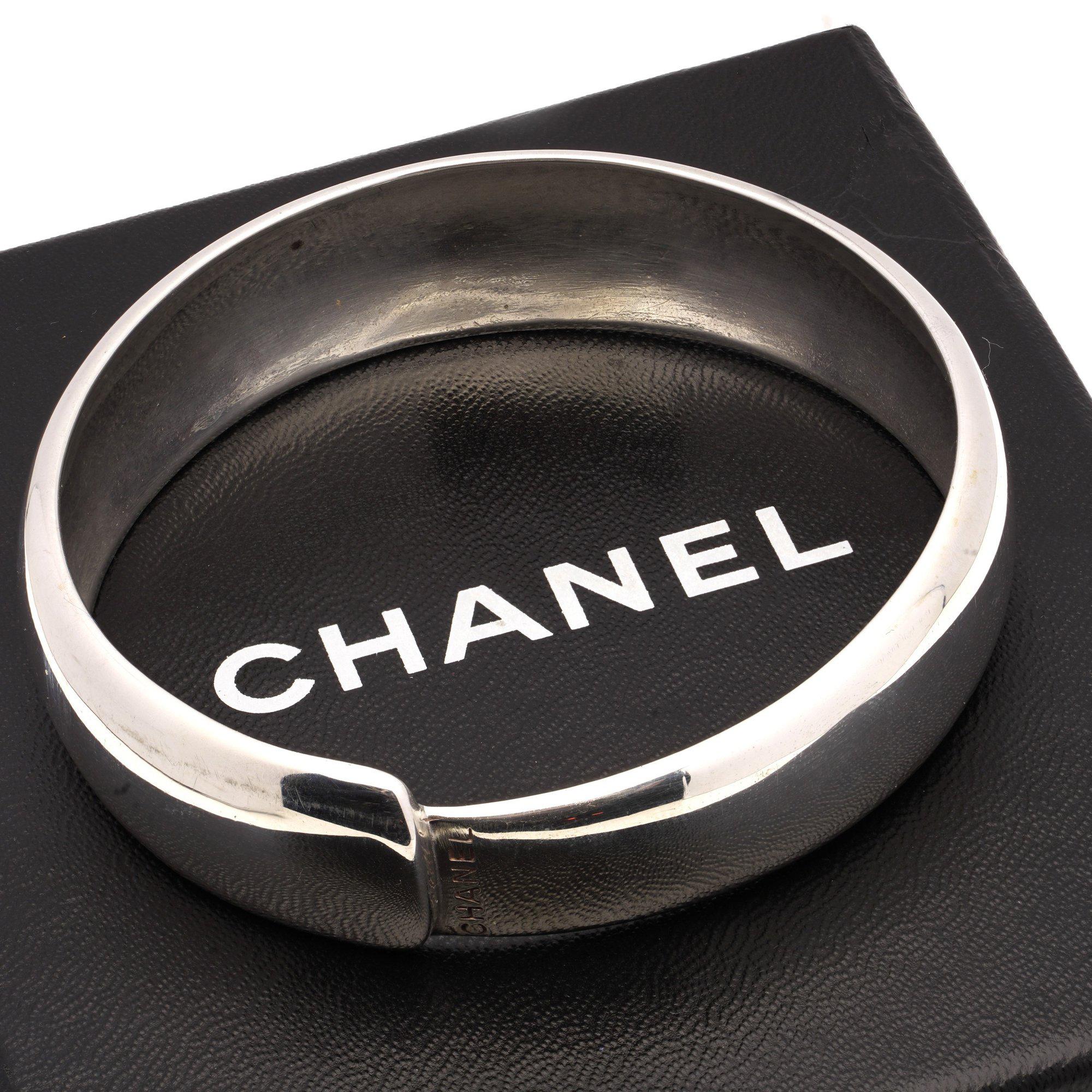 Chanel 925 Sterlingsilber-Armreif im Zustand „Gut“ in Braintree, GB