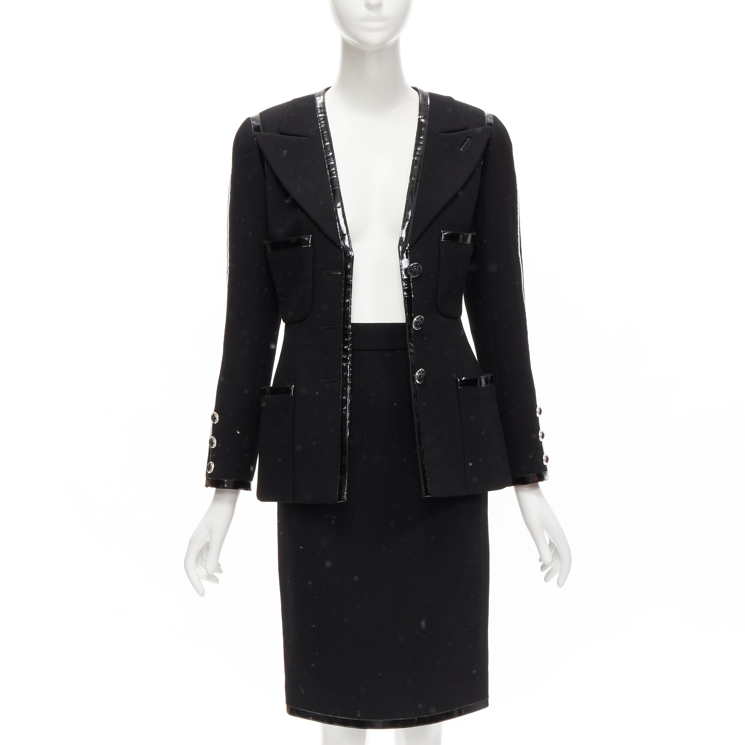 CHANEL 92P Vintage black patent trim Camellia 4-pocket jacket skirt FR34 XS In Good Condition In Hong Kong, NT