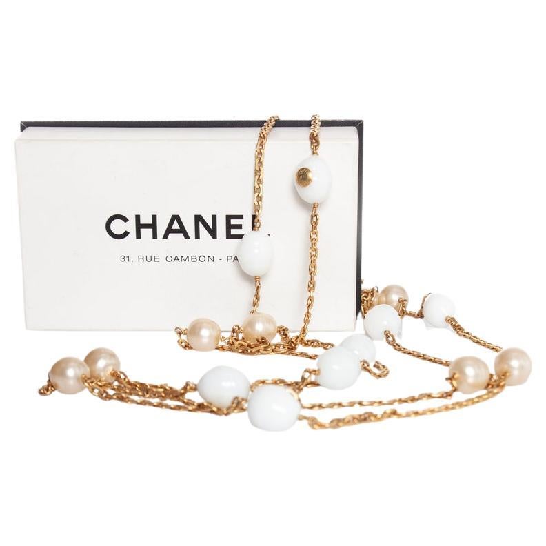 Chanel, 93P Perlenkette im Angebot