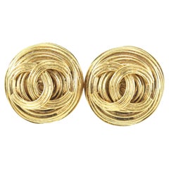 Chanel 94A Gold CC Spiral Earrings 1ck616s