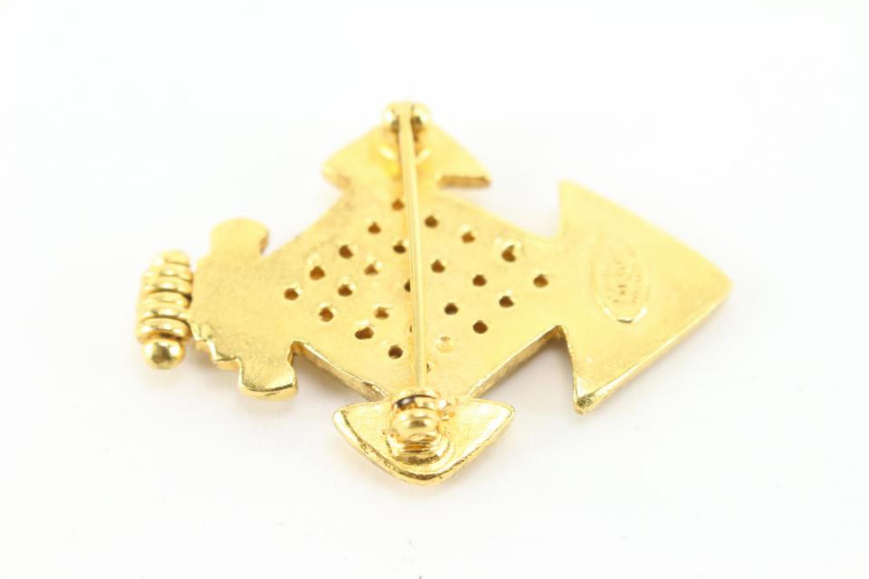 Chanel 94p 24k Gold Plated  CC Cross Brooch Pin 39cc722s In Excellent Condition For Sale In Dix hills, NY