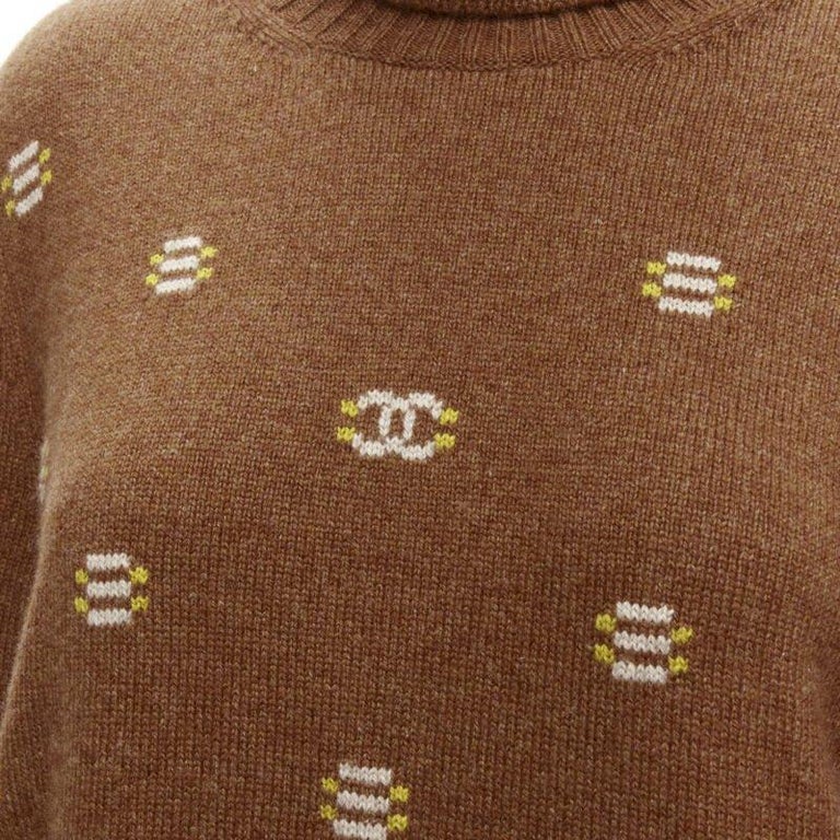 CHANEL 95% cashmere brown yellow CC logo intarsia turtleneck