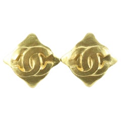 Chanel 95a 24k Gold Plated CC Logo Square Diamond Earrings 71ck726s