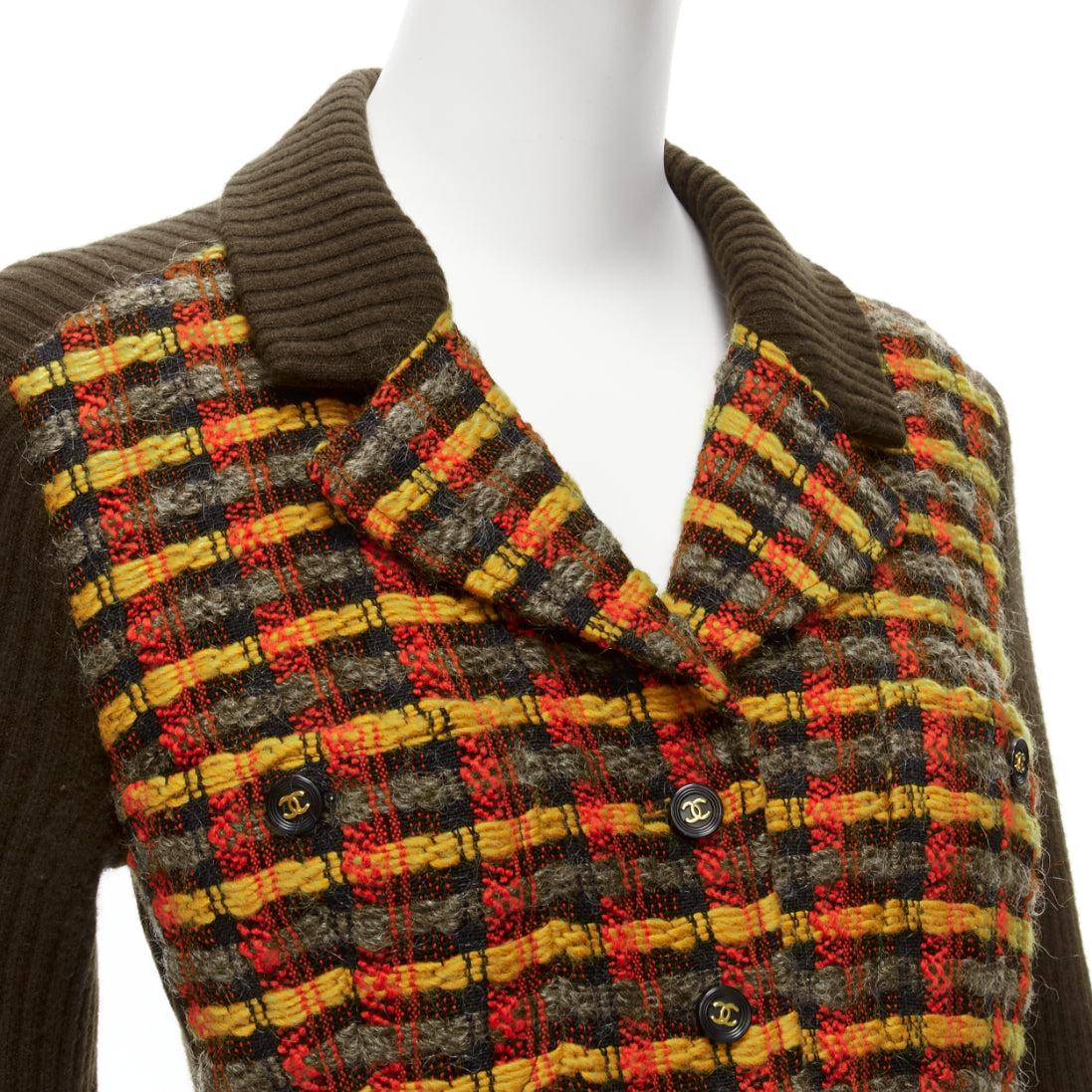 CHANEL 95A 100% cashmere brown yellow checked tweed vest illusion layered ribbed dress FR36 S
Reference: TGAS/D00766
Brand: Chanel
Designer: Karl Lagerfeld
Collection: 95A
Material: Cashmere, Blend
Color: Brown, Yellow
Pattern: Tweed
Closure: