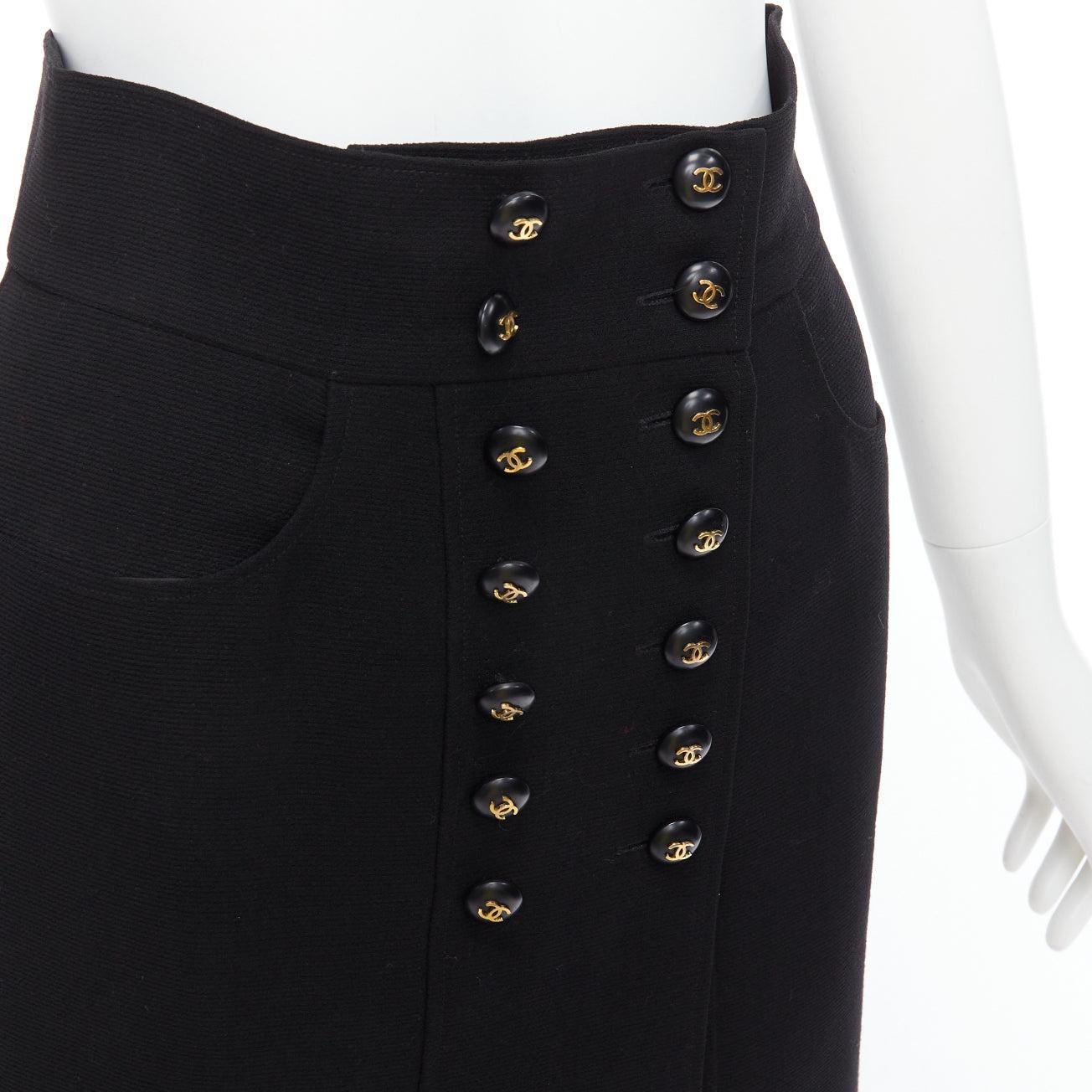 CHANEL 95C black wool silk lined gold CC logo buttons skirt FR38 M
Reference: TGAS/E00046
Brand: Chanel
Designer: Karl Lagerfeld
Collection: 95C
Material: Wool
Color: Black, Gold
Pattern: Solid
Closure: Button
Lining: Black Silk
Extra Details: Side