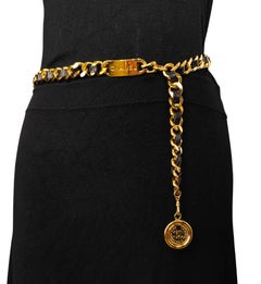 Chanel 95P logo tag and pendant black leather golden metal chain belt