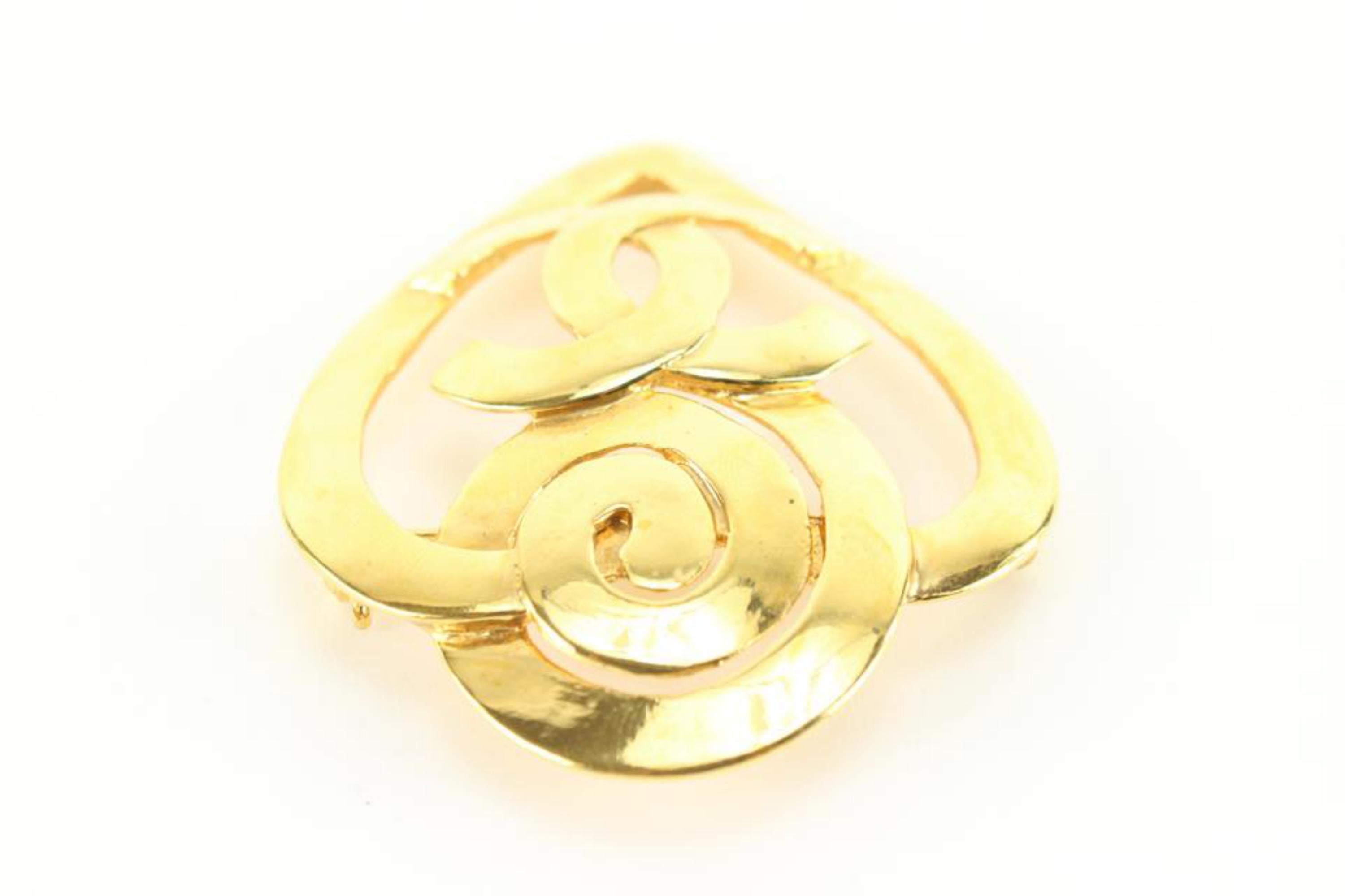 Chanel 95p Broche en forme de cœur spiralé avec épingle CC Corsage 29ck824s en vente 1