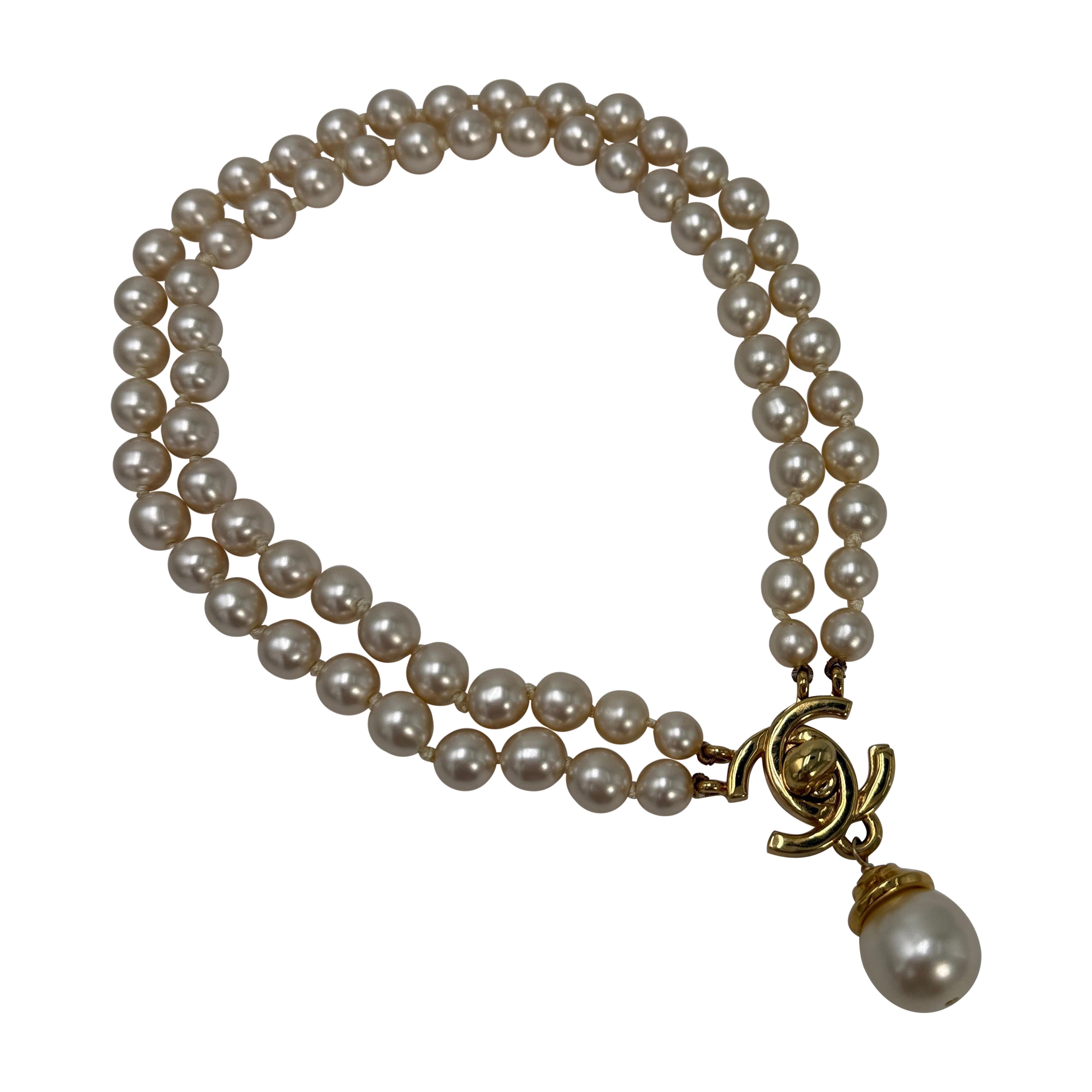 Chanel 96A Double Pearl Turnlock Choker For Sale
