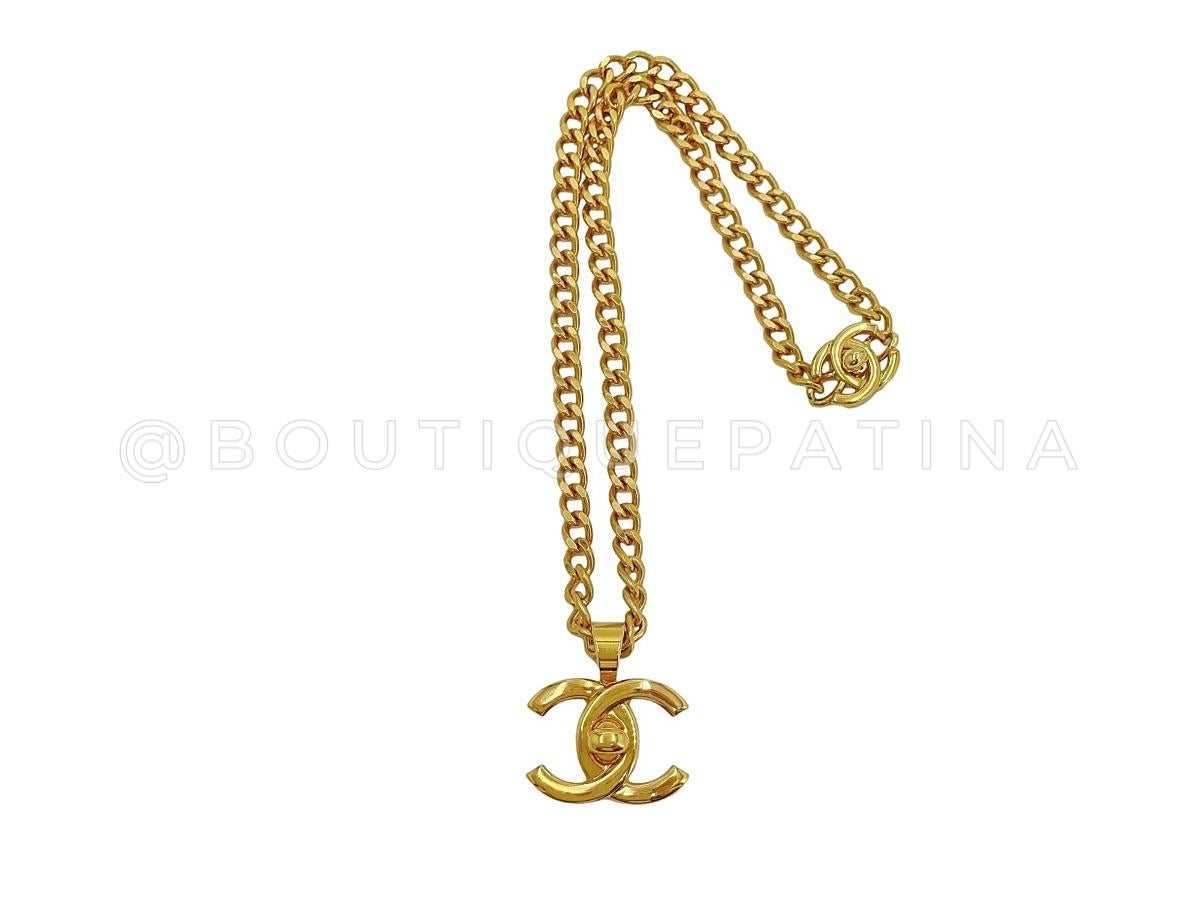 Store item: 66132
Chanel 96A Vintage Turnlock Necklace

In excellent condition, stamped 96A

Measures 20 inches.

Condition: Excellent

For 19 years, Boutique Patina has specialized in sourcing and curating the best condition vintage leather