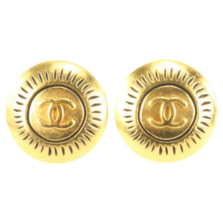 Vintage CHANEL Gold CC Logo Silver Matelasse Round Clip-On Earrings Used  From JP
