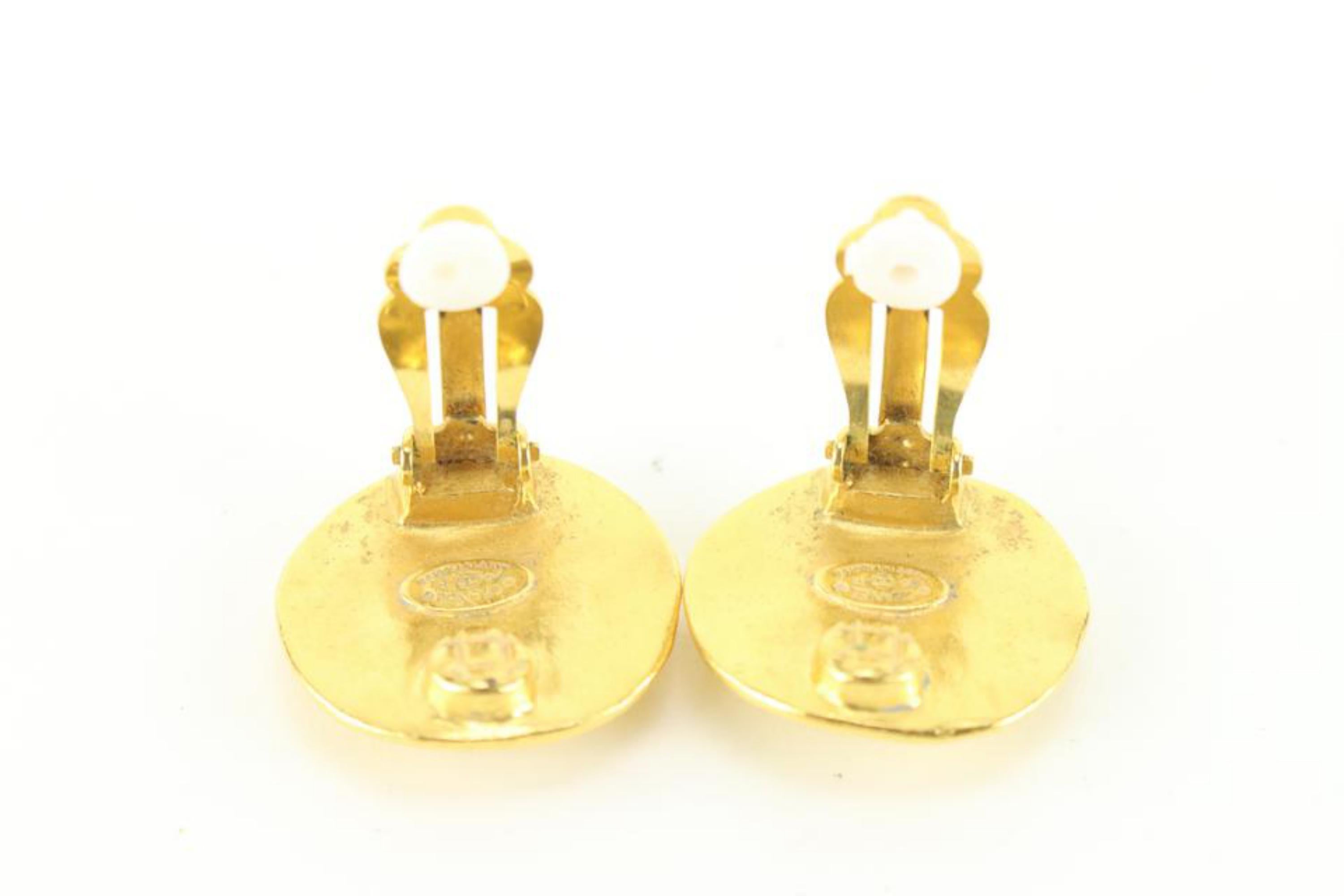 Chanel 96p 24k Gold Plated Round CC Logo Smooth Earrings 72cz726s For Sale 1