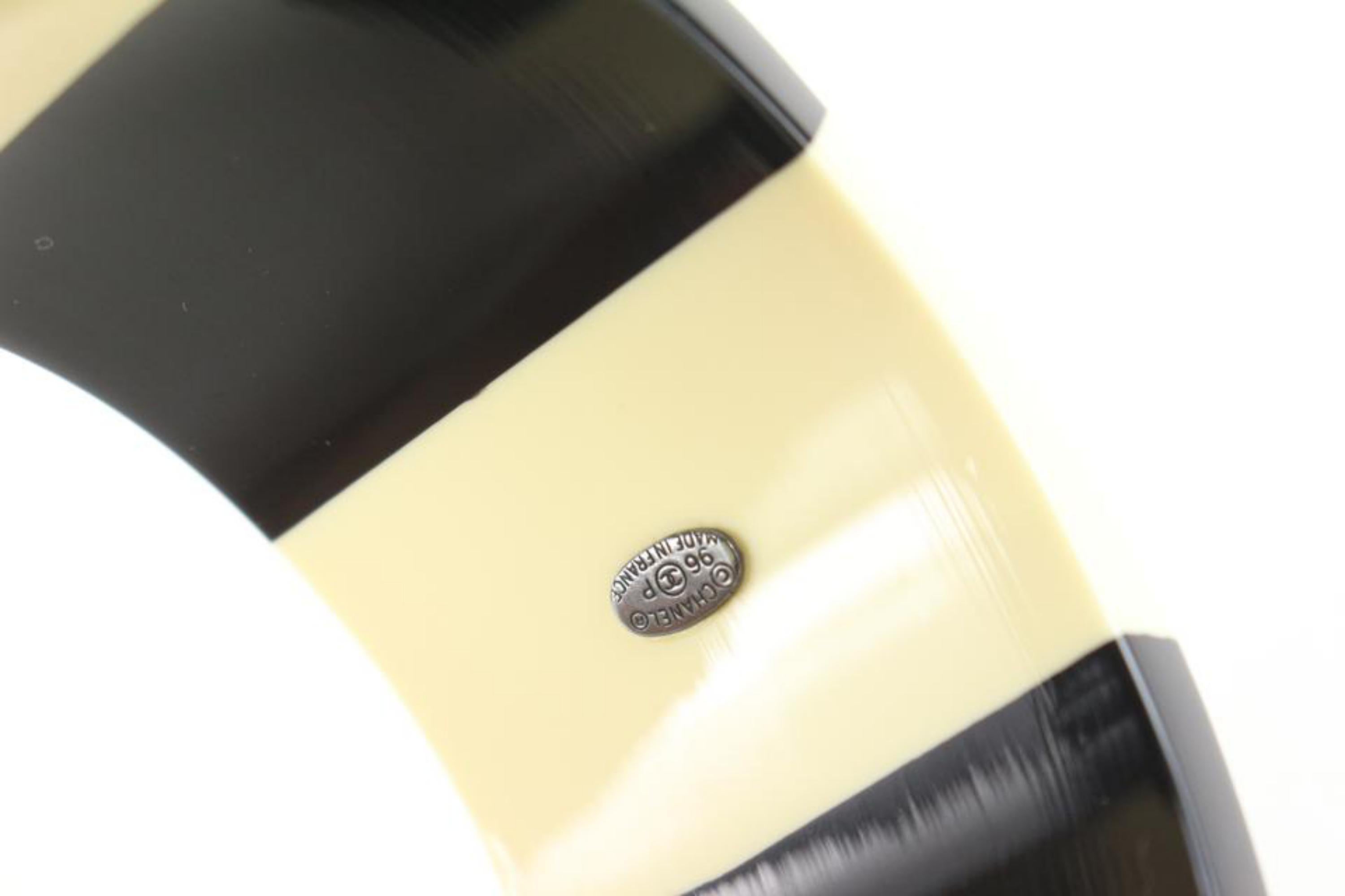 Women's Chanel 96P CC Logo Bangle Cuff Bracelet 63ch825s For Sale