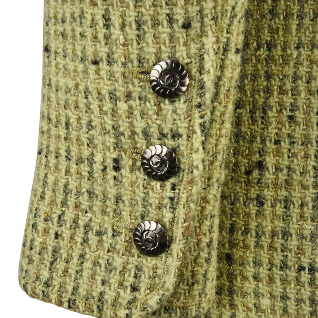 Women's Chanel 97A Jacket  Divine Fresh Green Tweed  34 / 4 For Sale