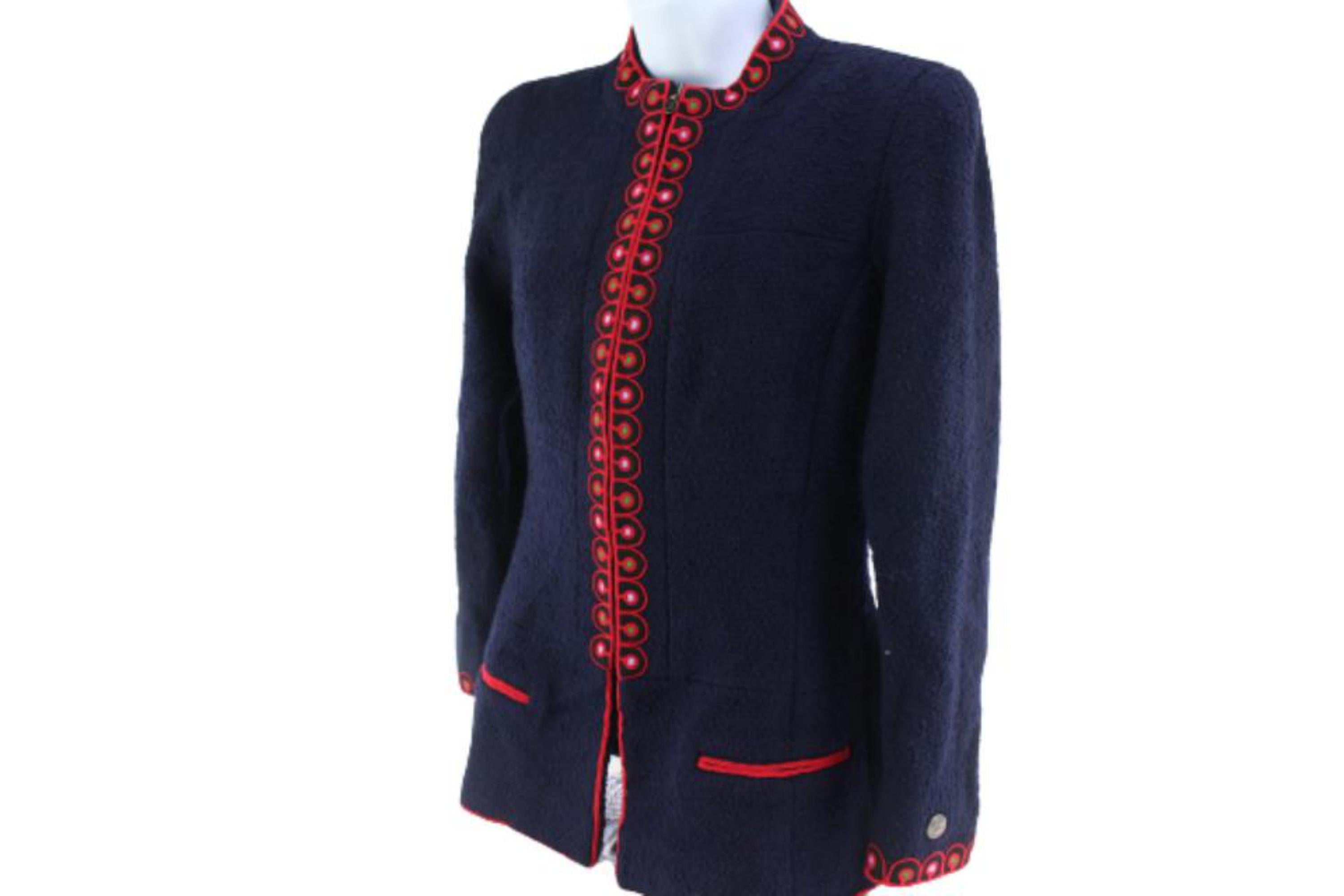 Chanel 97A Size 40 Navy x Red Bouclee Wool Knit Tweed Jacket 1223c8
Made In: France
Measurements: Length:  21